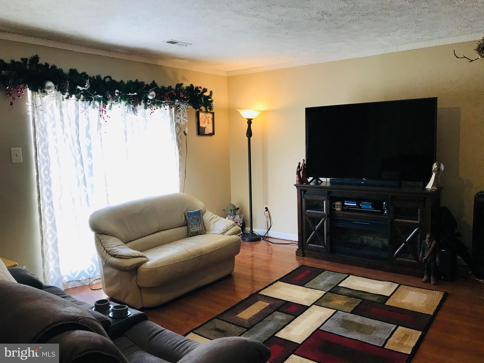 LAUREL GLEN - Residential