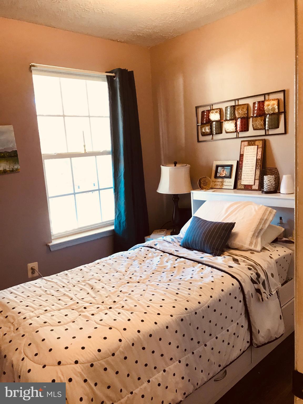 LAUREL GLEN - Residential