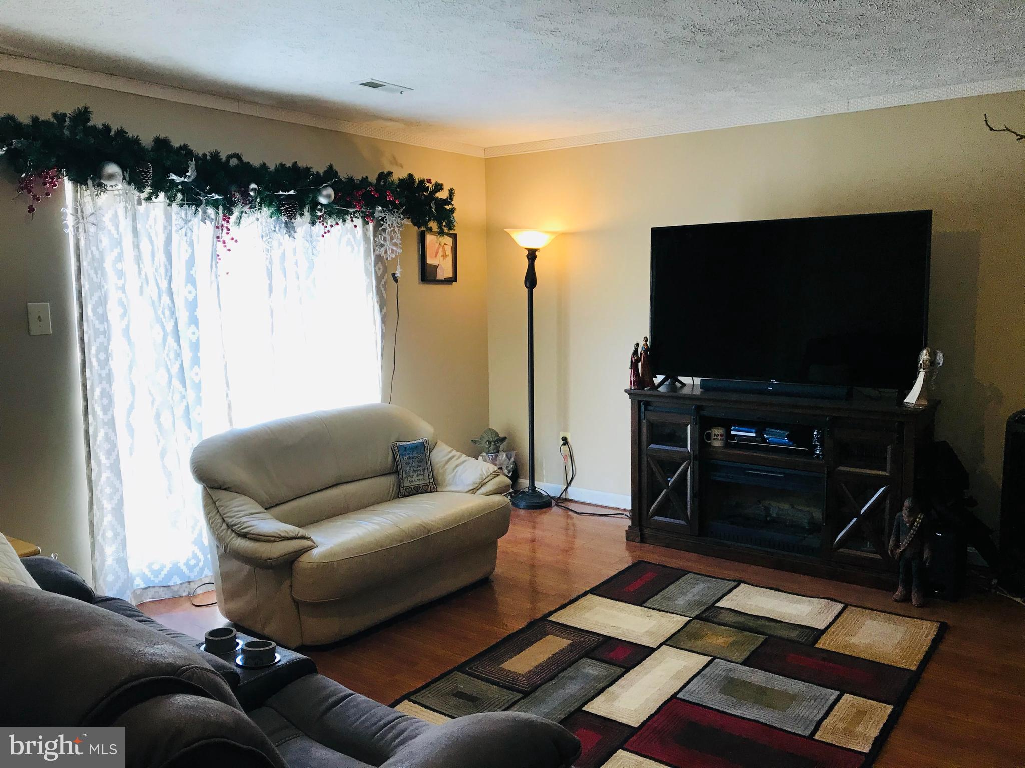 LAUREL GLEN - Residential