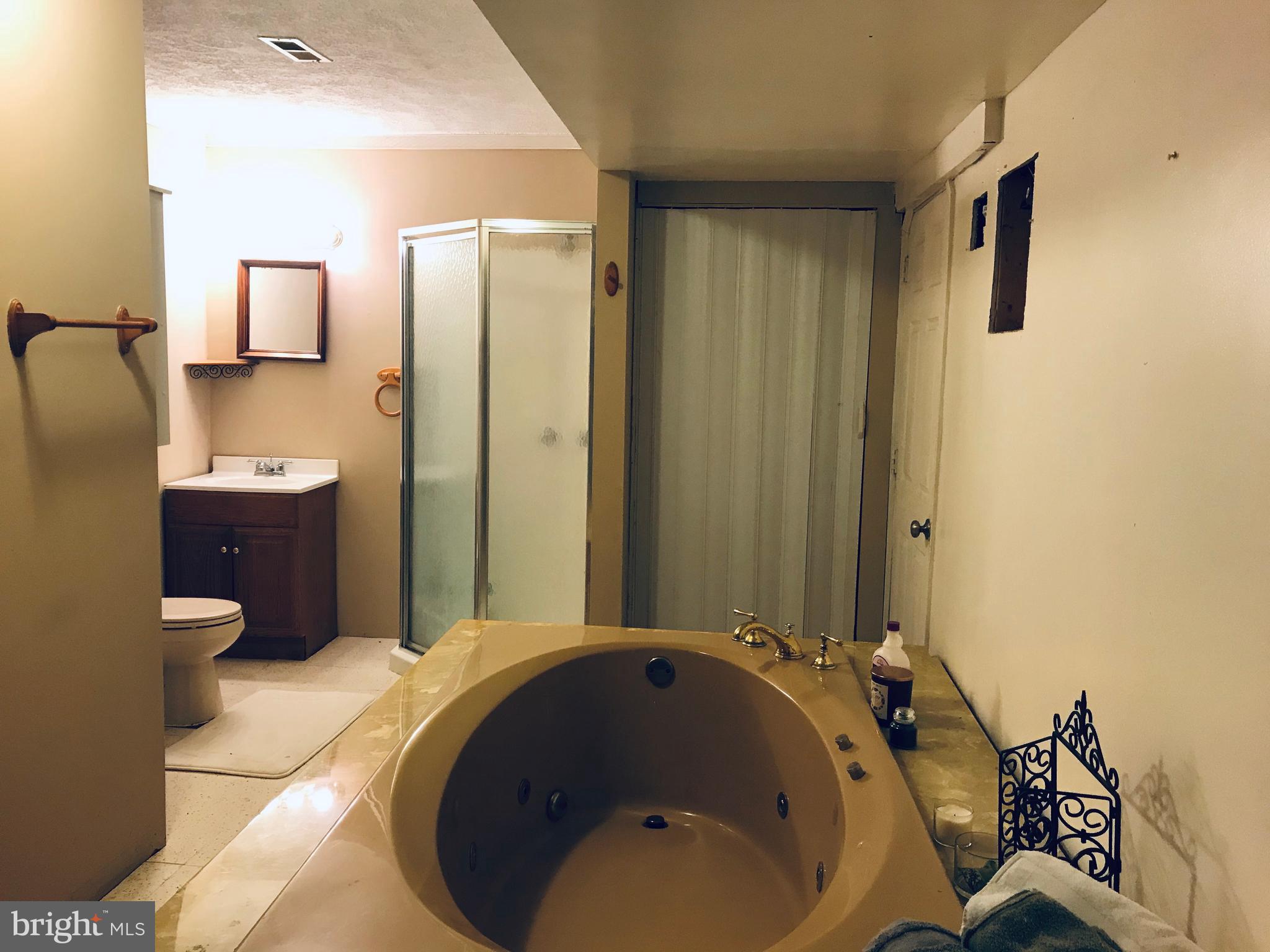 LAUREL GLEN - Residential