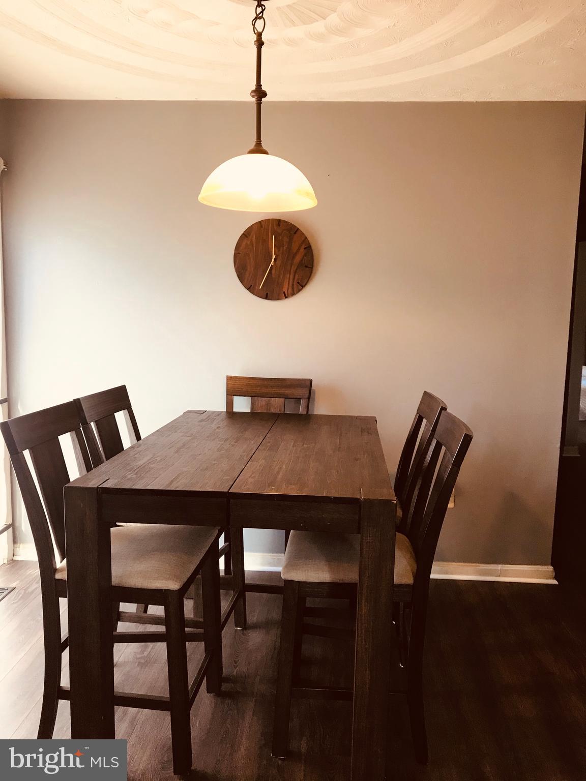 LAUREL GLEN - Residential