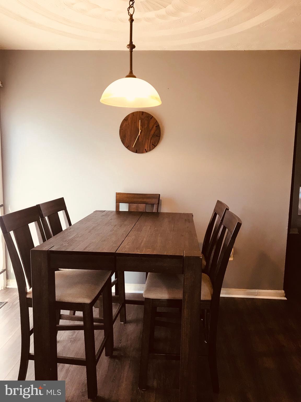 LAUREL GLEN - Residential