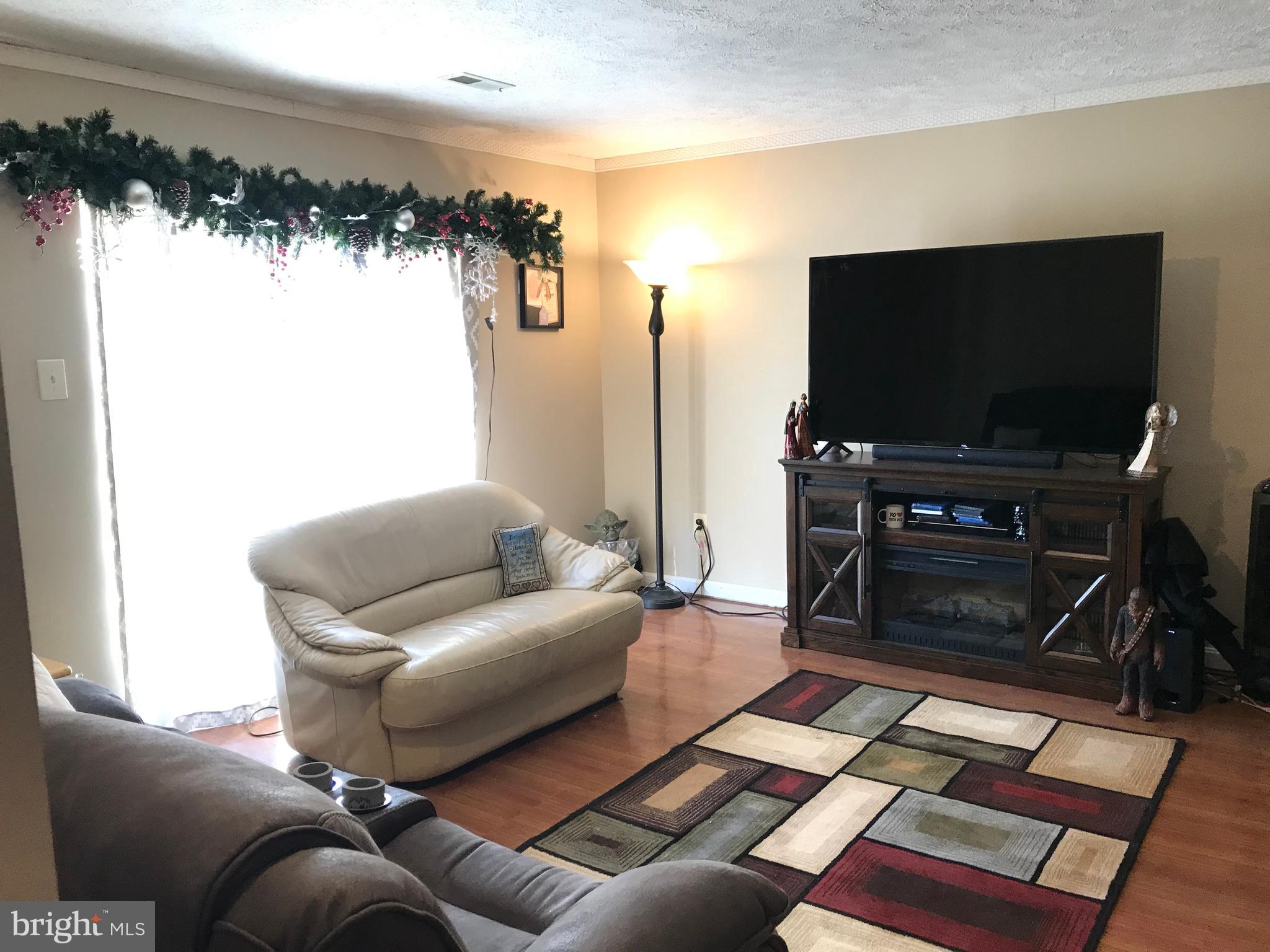 LAUREL GLEN - Residential