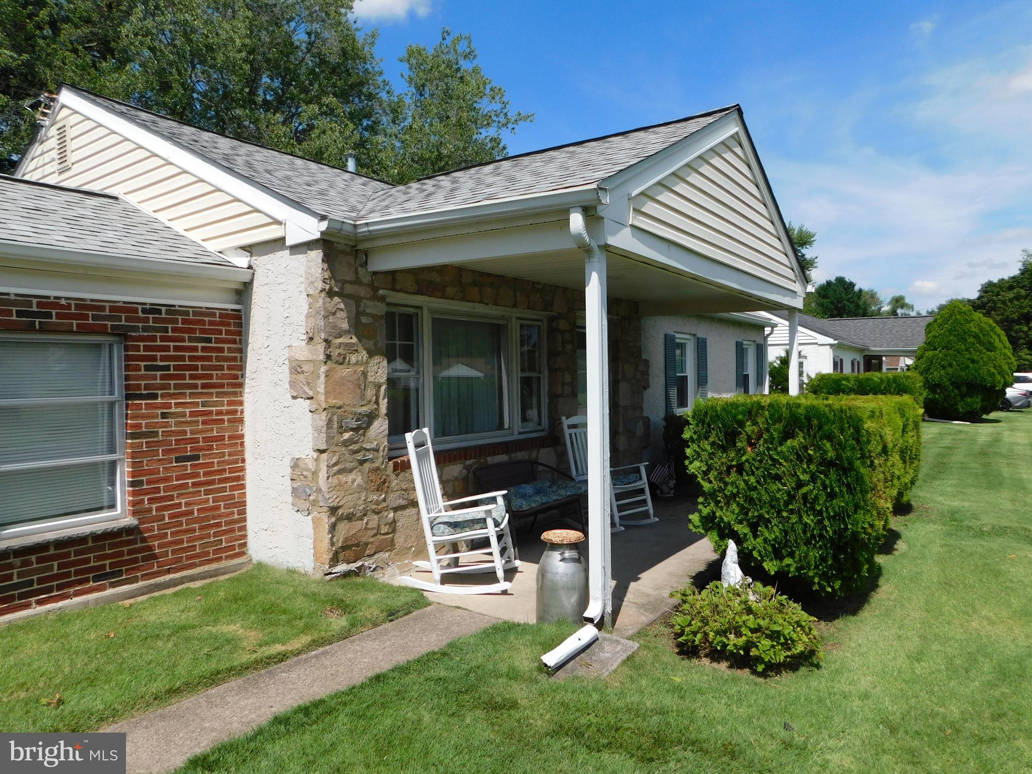 965 WAYFIELD DRIVE