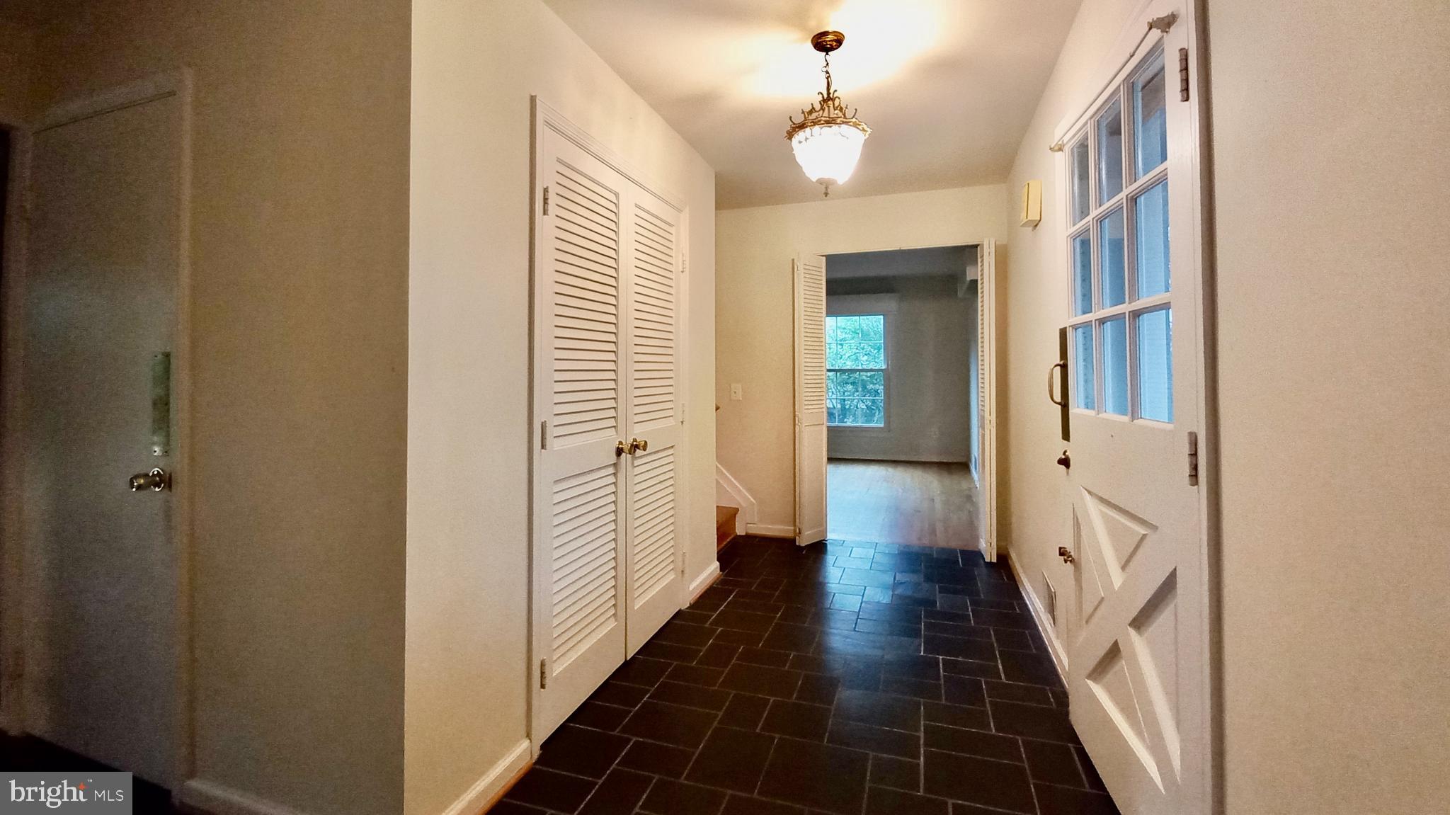 FOX HILLS - Residential Lease