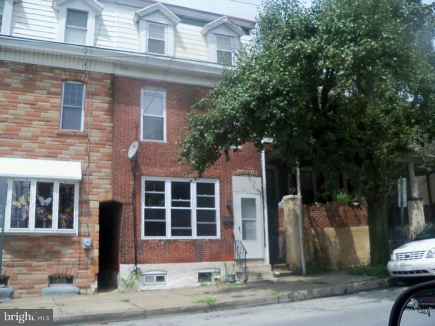 3 Story 5 Bedroom house with full E/I Kitchen, Living Room, Dining Room combined with newer windows galor. All of the Bedrooms are an impressive size. Upgrades include windows and Kitchen with newer carpet. This home is worth seeing