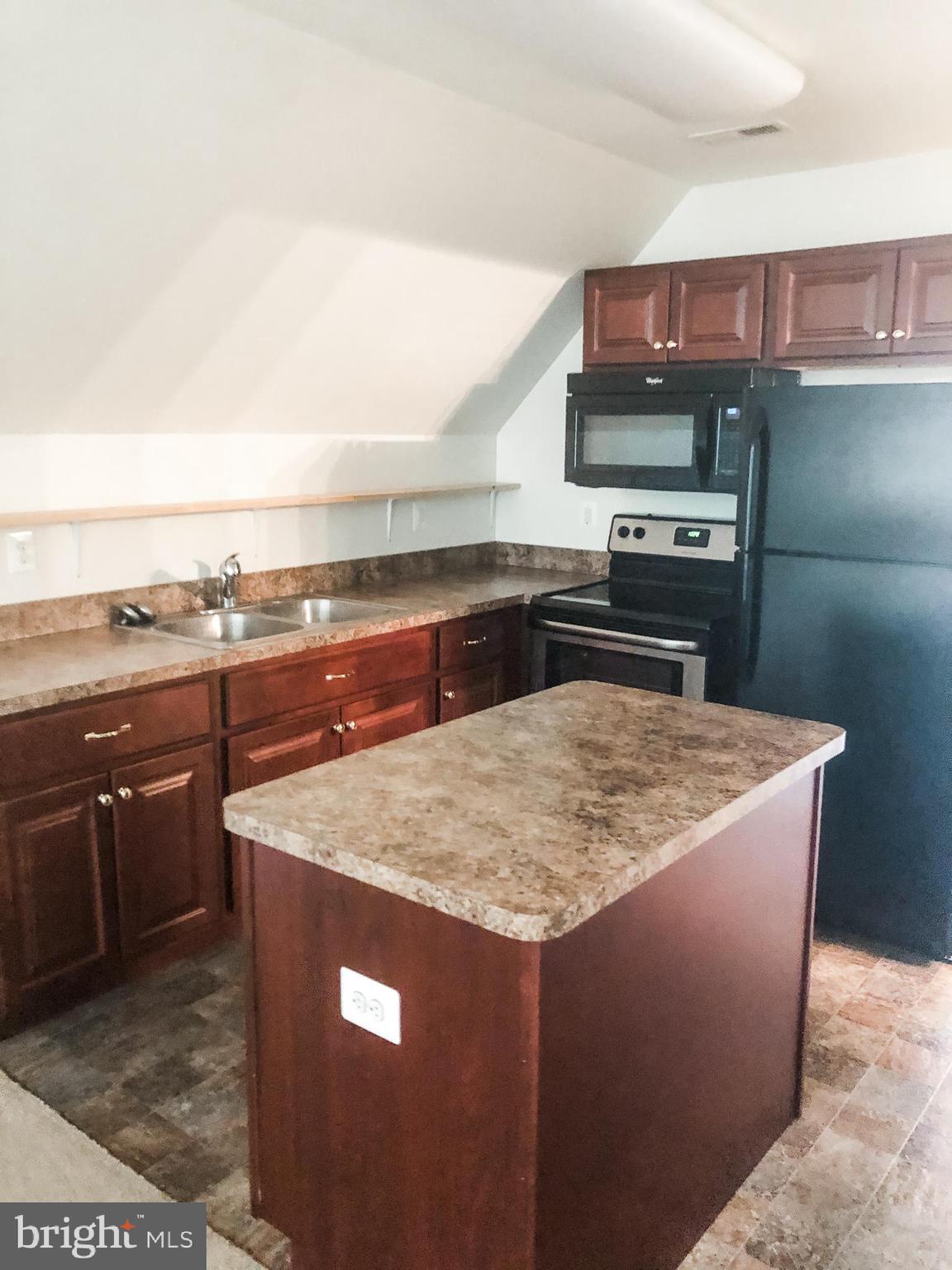 DEERFIELD - Residential Lease