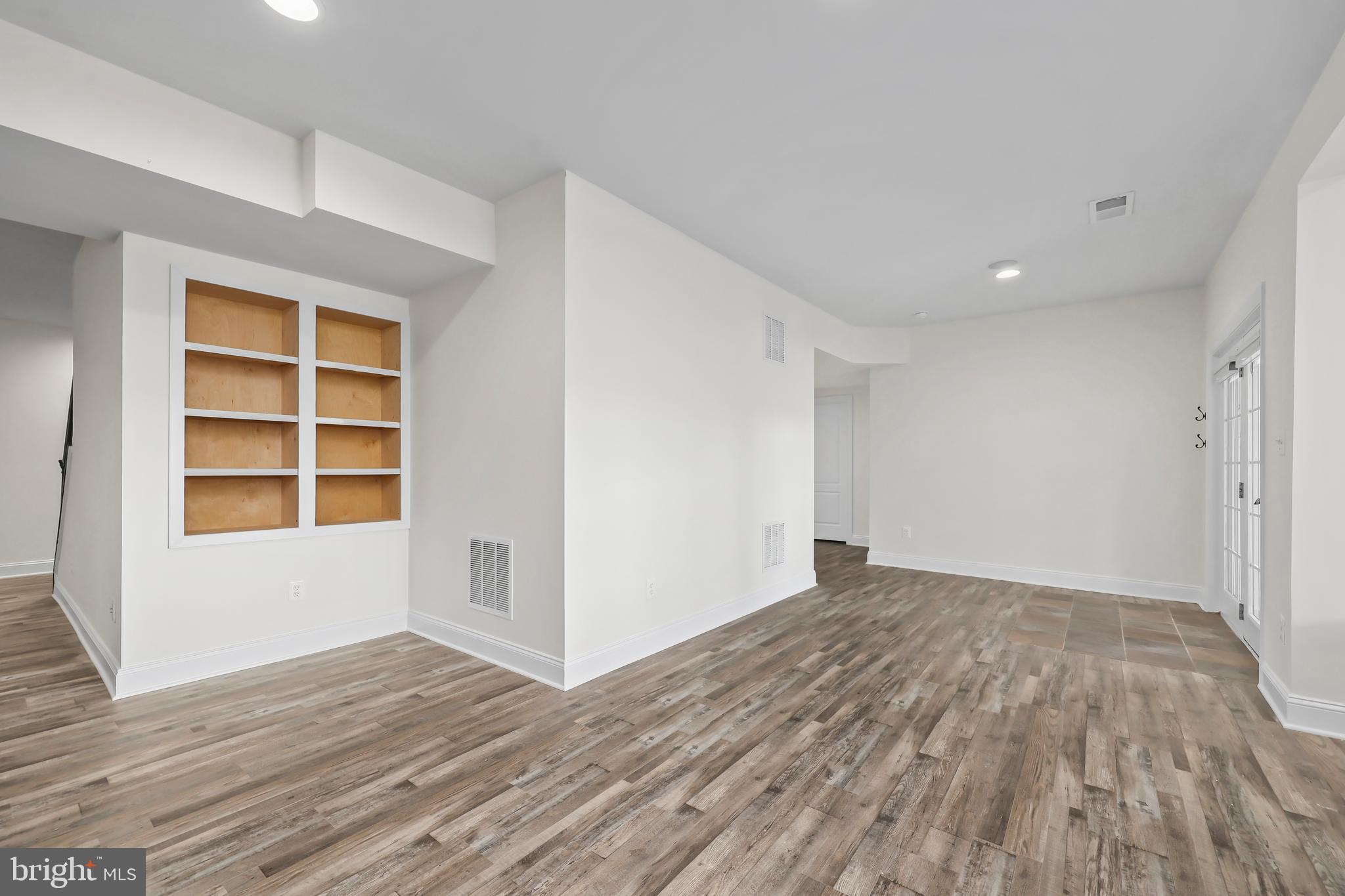 LOUDOUN VALLEY ESTATES 2 - Residential