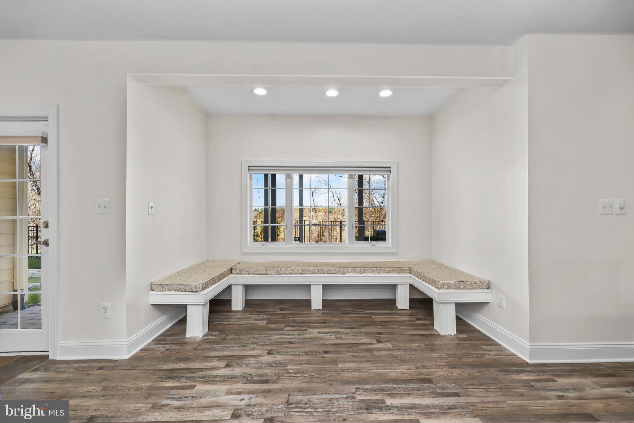 LOUDOUN VALLEY ESTATES 2 - Residential