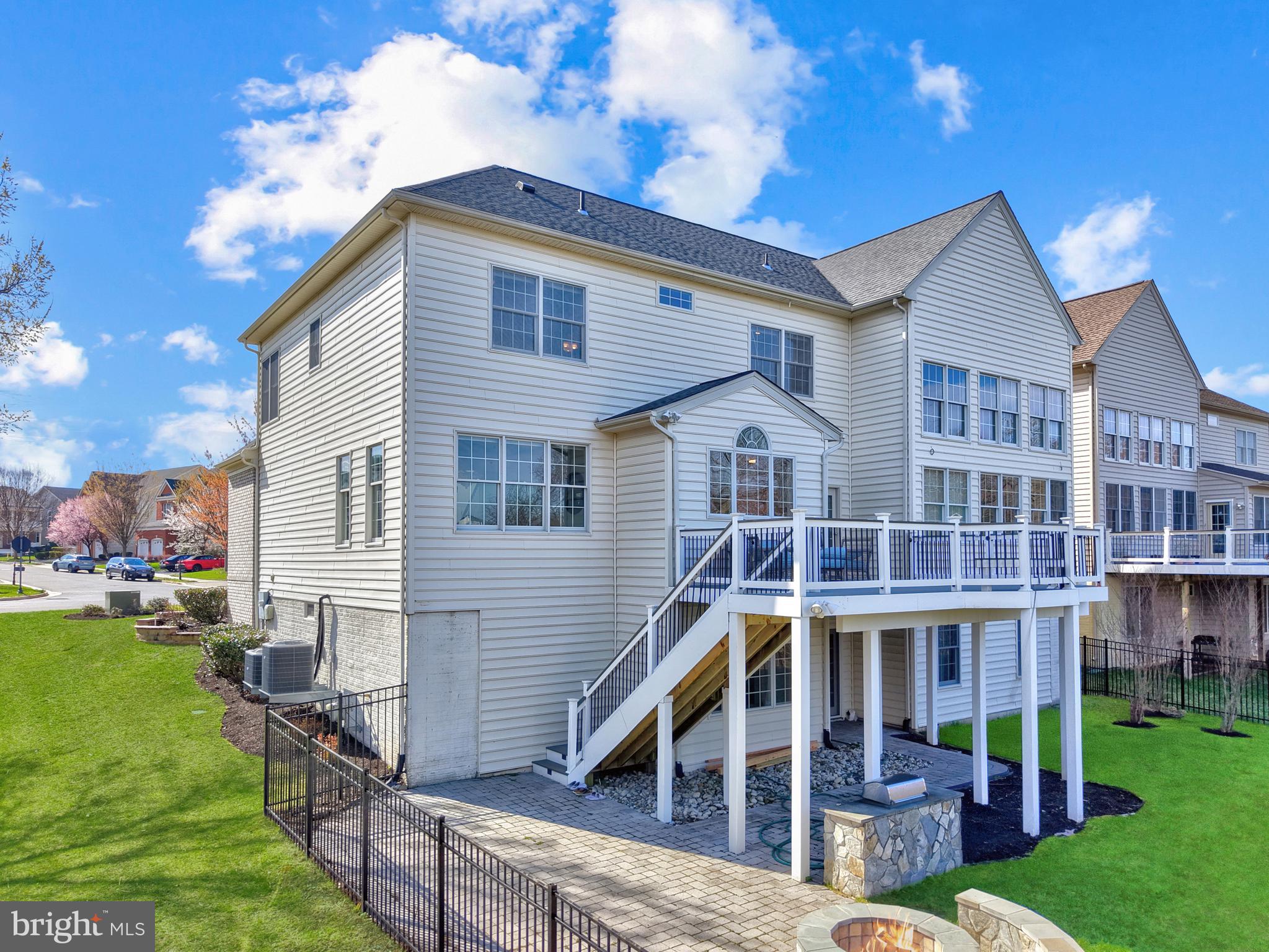 LOUDOUN VALLEY ESTATES 2 - Residential