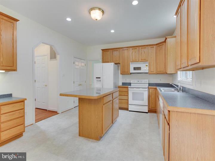 BROOKLEIGH WOODS - Residential Lease