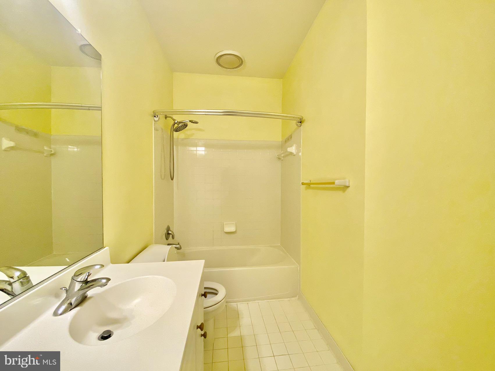 KINGSVIEW VILLAGE - Residential Lease