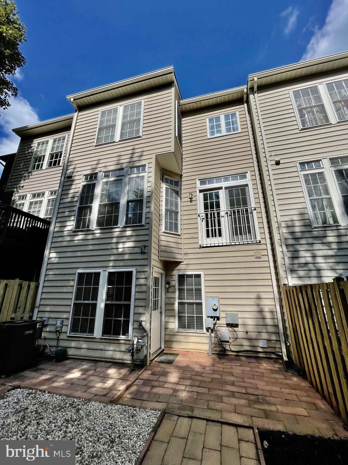 KINGSVIEW VILLAGE - Residential Lease