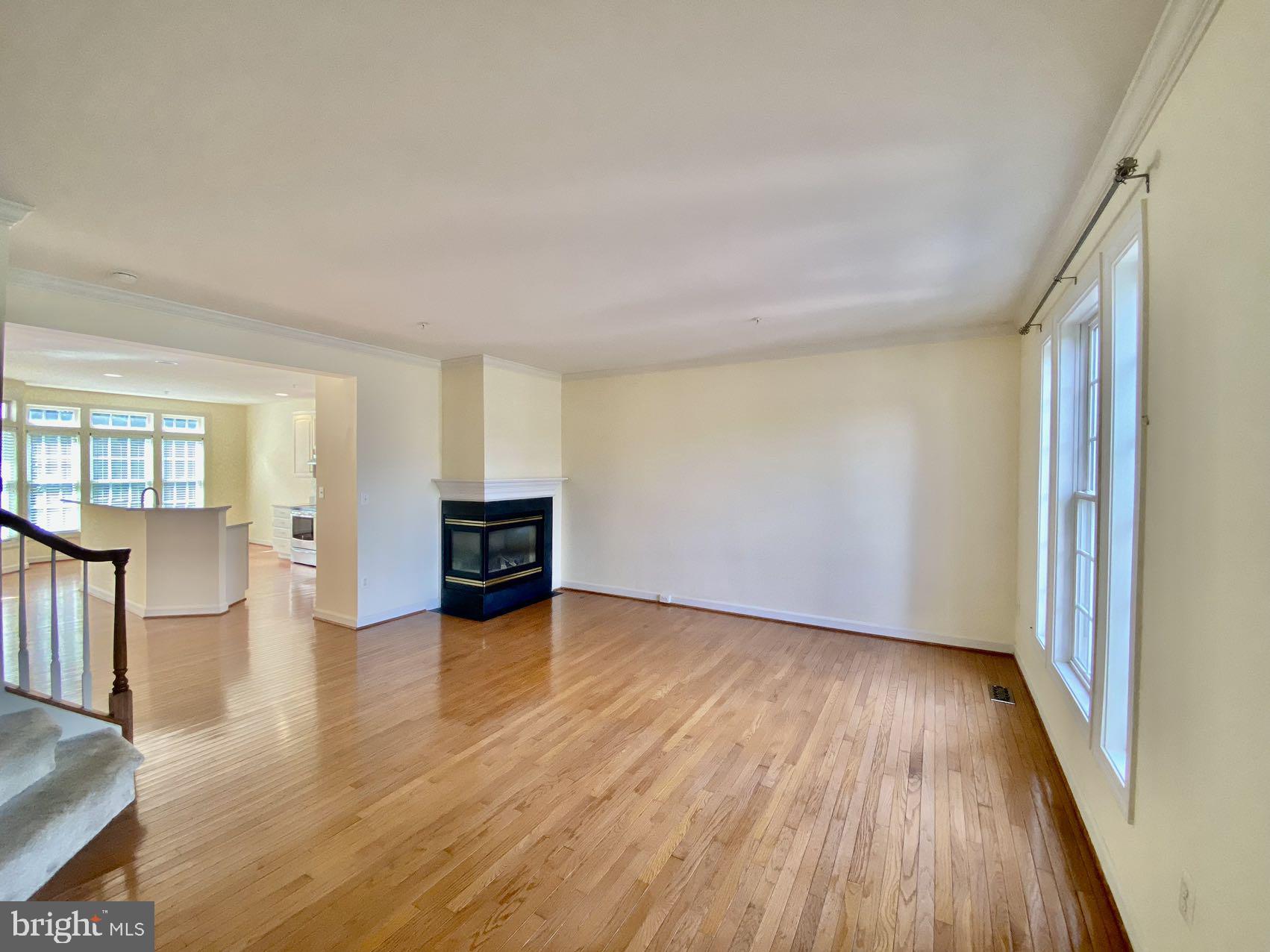 KINGSVIEW VILLAGE - Residential Lease