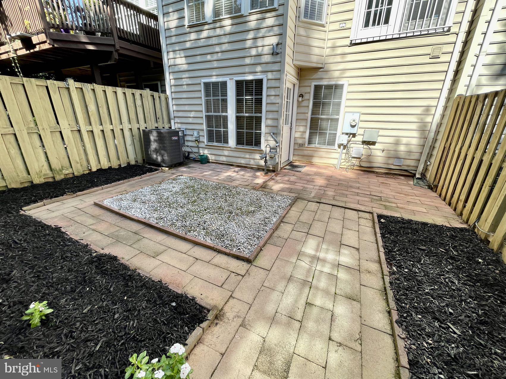 KINGSVIEW VILLAGE - Residential Lease