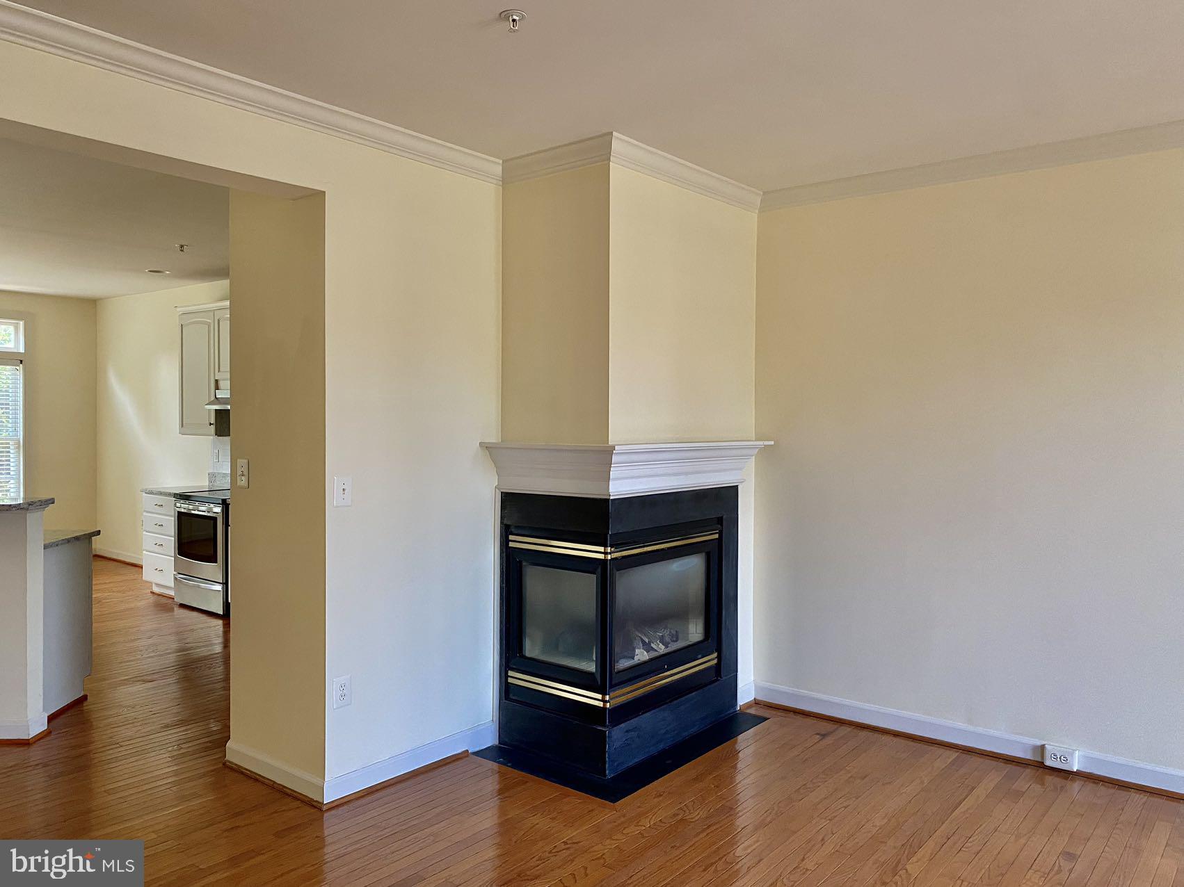 KINGSVIEW VILLAGE - Residential Lease