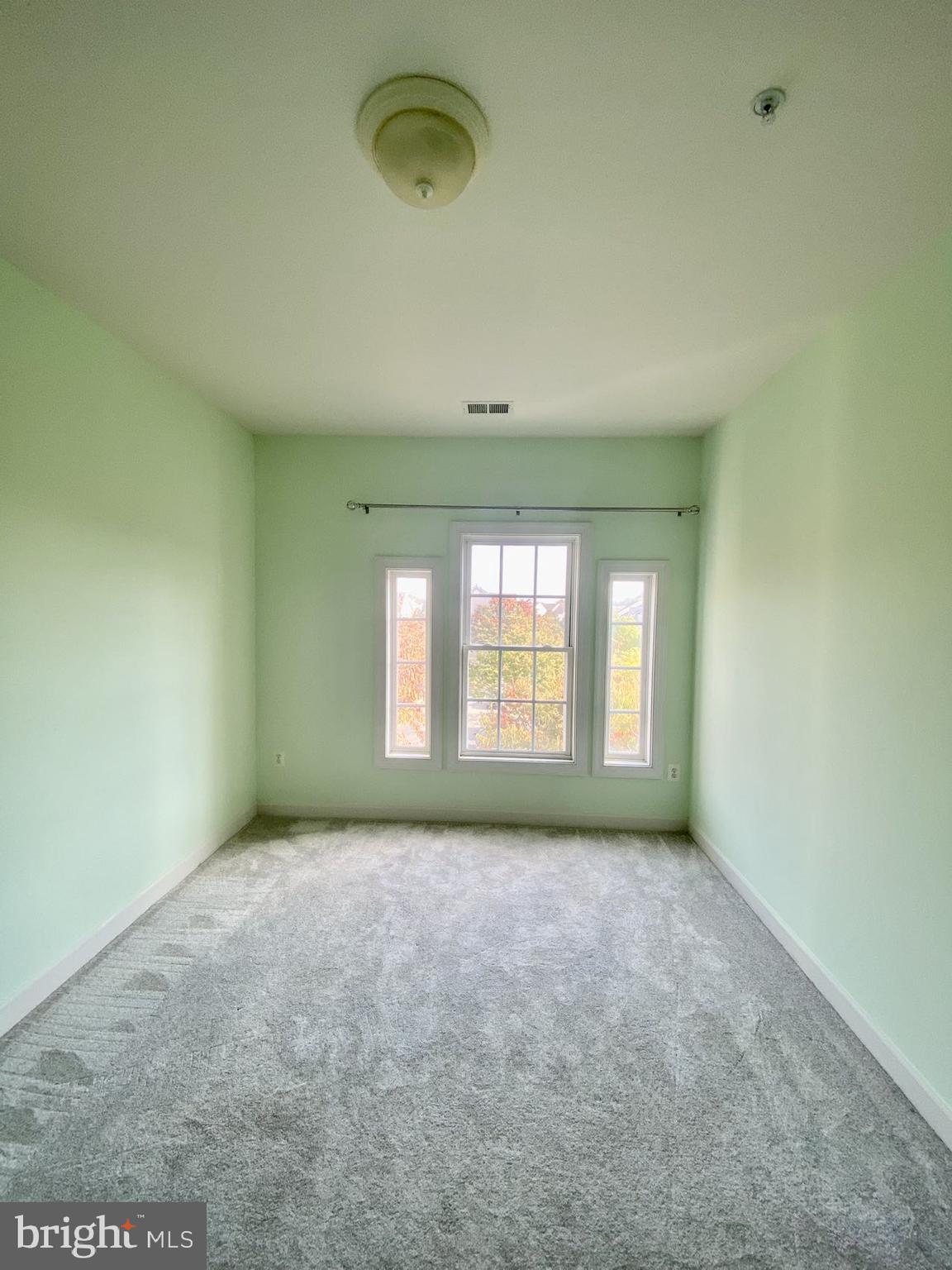 KINGSVIEW VILLAGE - Residential Lease