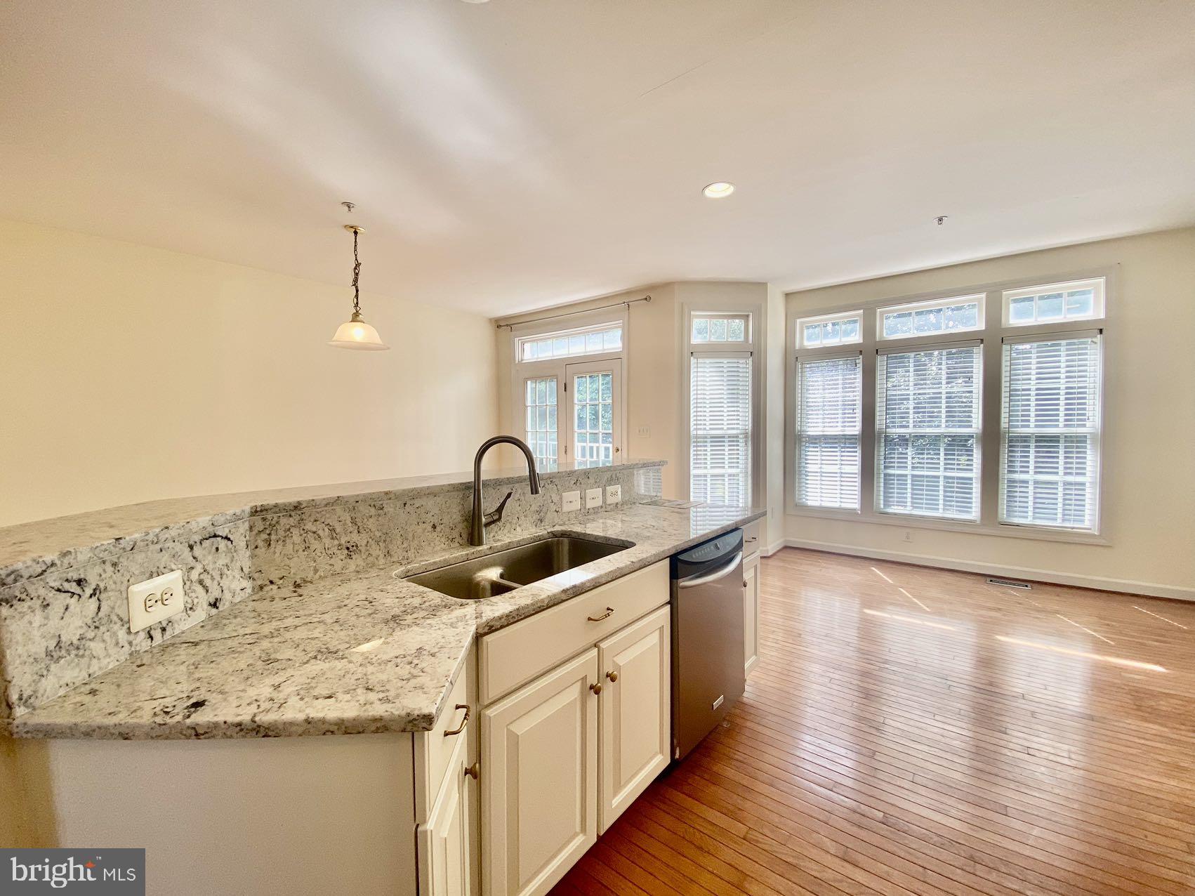 KINGSVIEW VILLAGE - Residential Lease