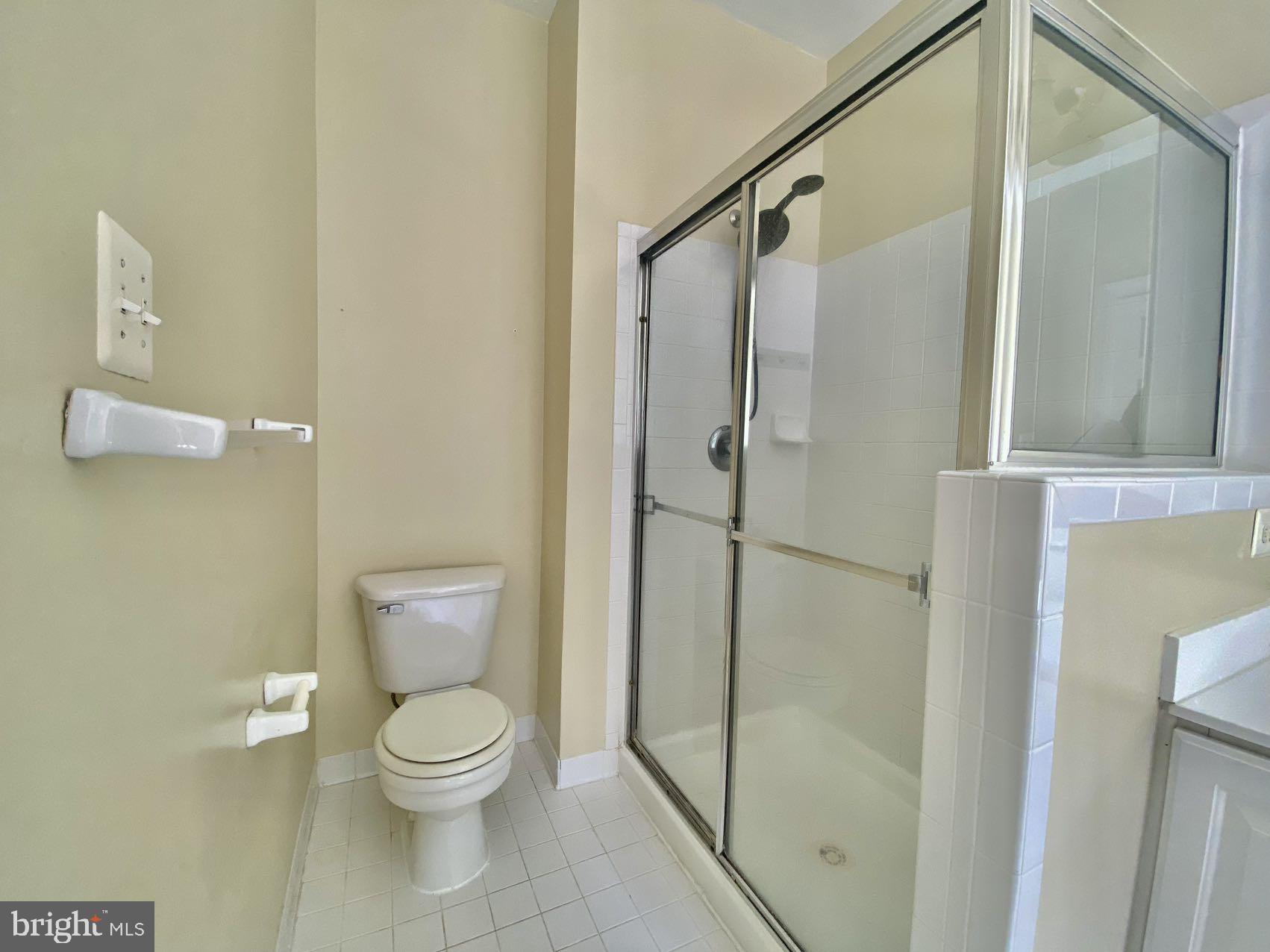 KINGSVIEW VILLAGE - Residential Lease