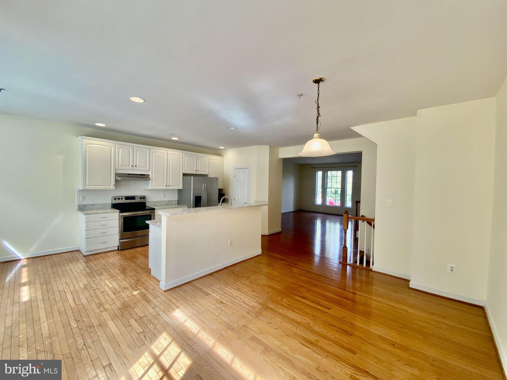 KINGSVIEW VILLAGE - Residential Lease