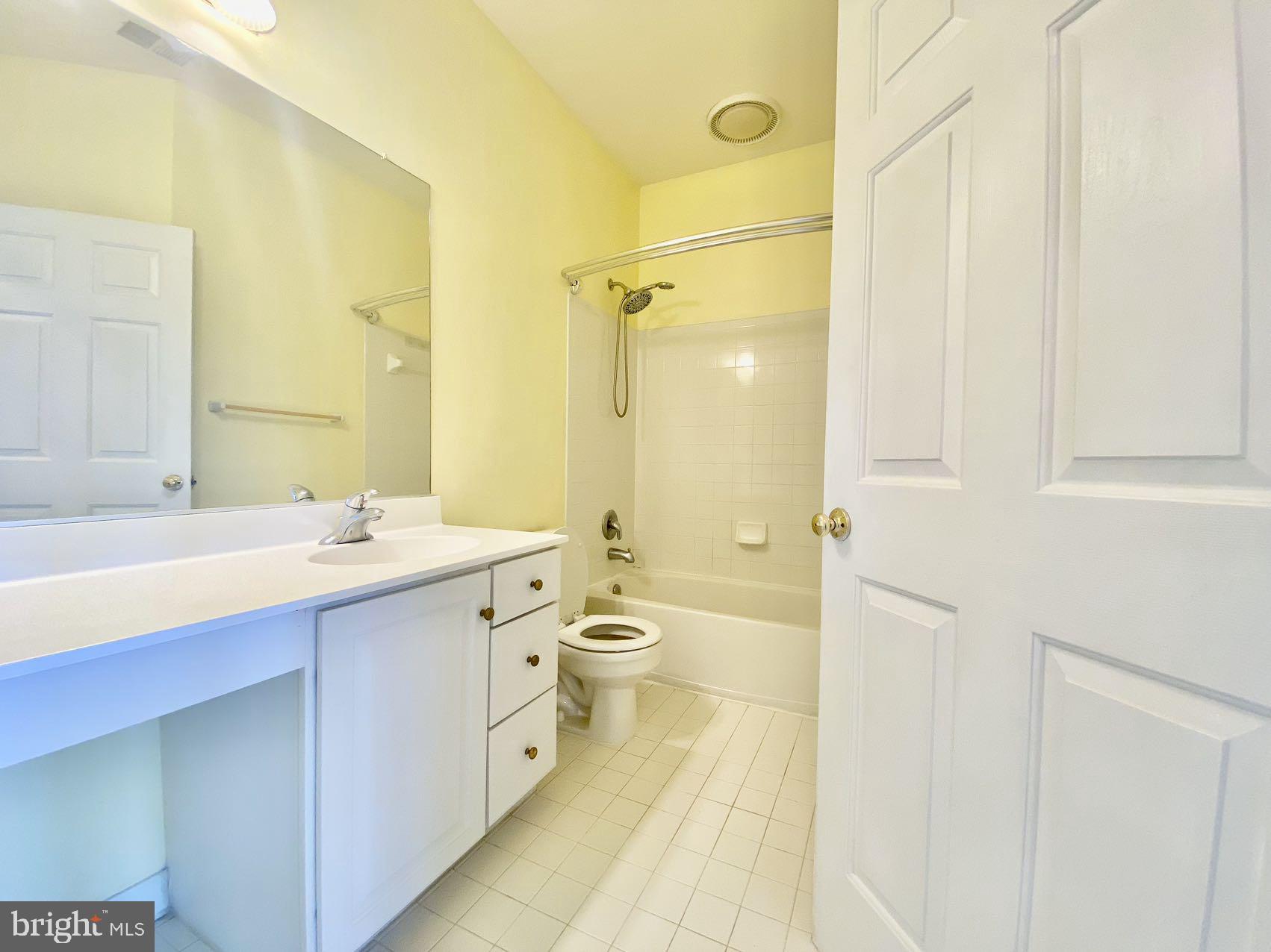 KINGSVIEW VILLAGE - Residential Lease