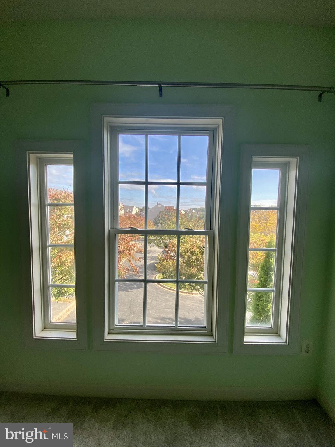 KINGSVIEW VILLAGE - Residential Lease