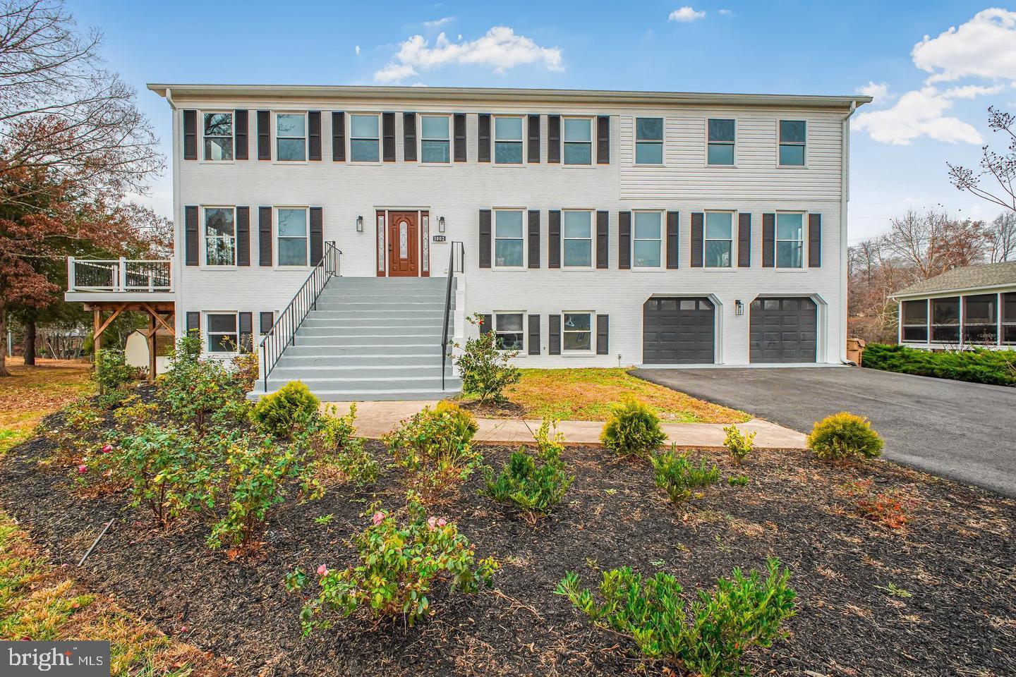 1002 POTOMAC DRIVE