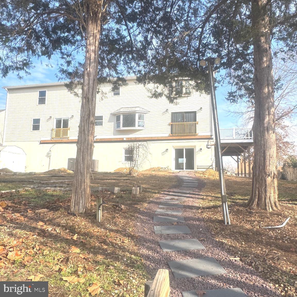 1002 POTOMAC DRIVE