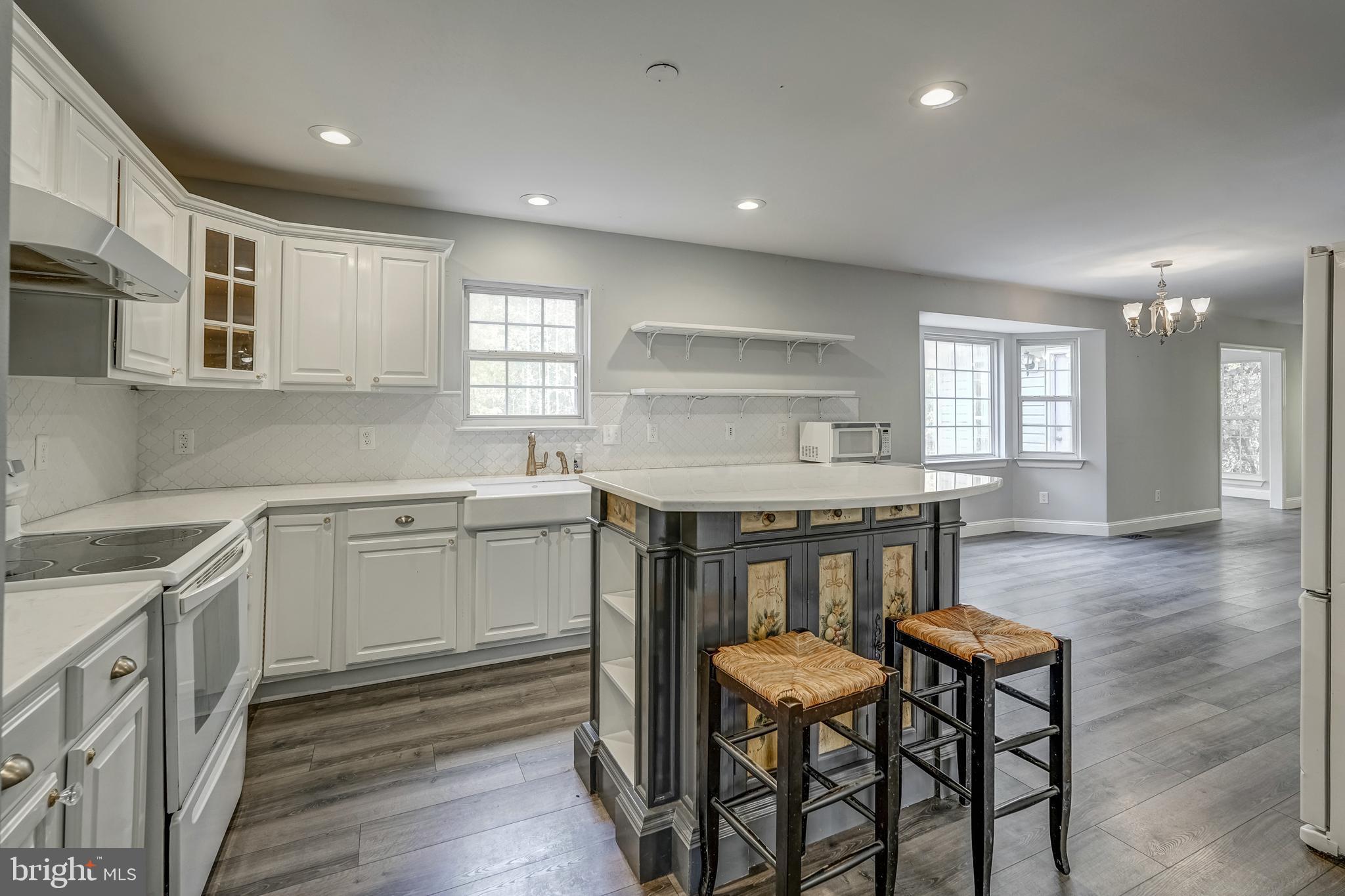 MOUNTAIN VIEW ESTATES - Residential