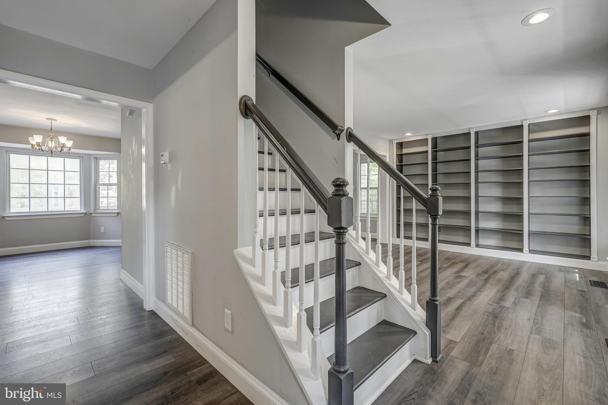 MOUNTAIN VIEW ESTATES - Residential