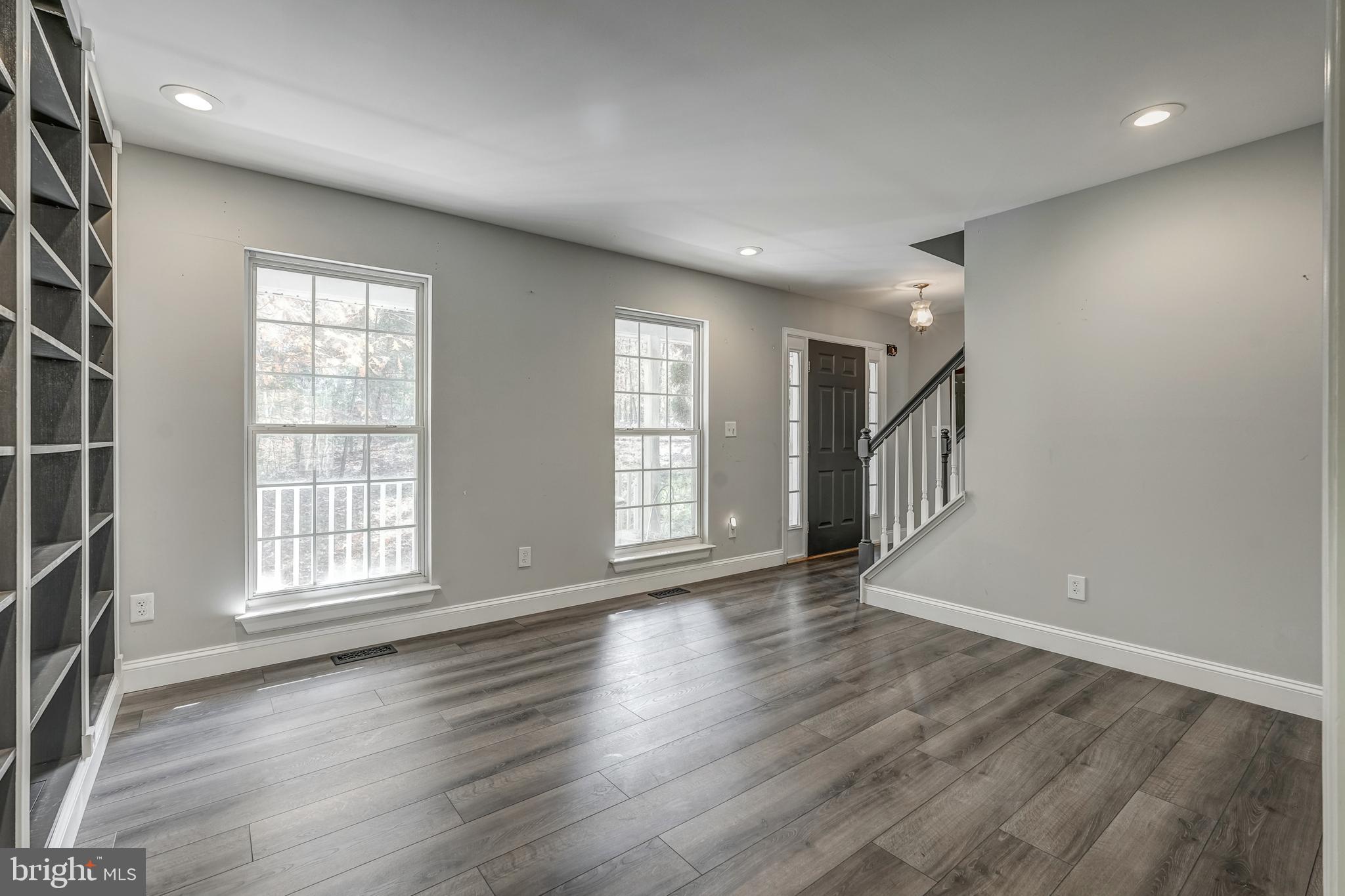 MOUNTAIN VIEW ESTATES - Residential