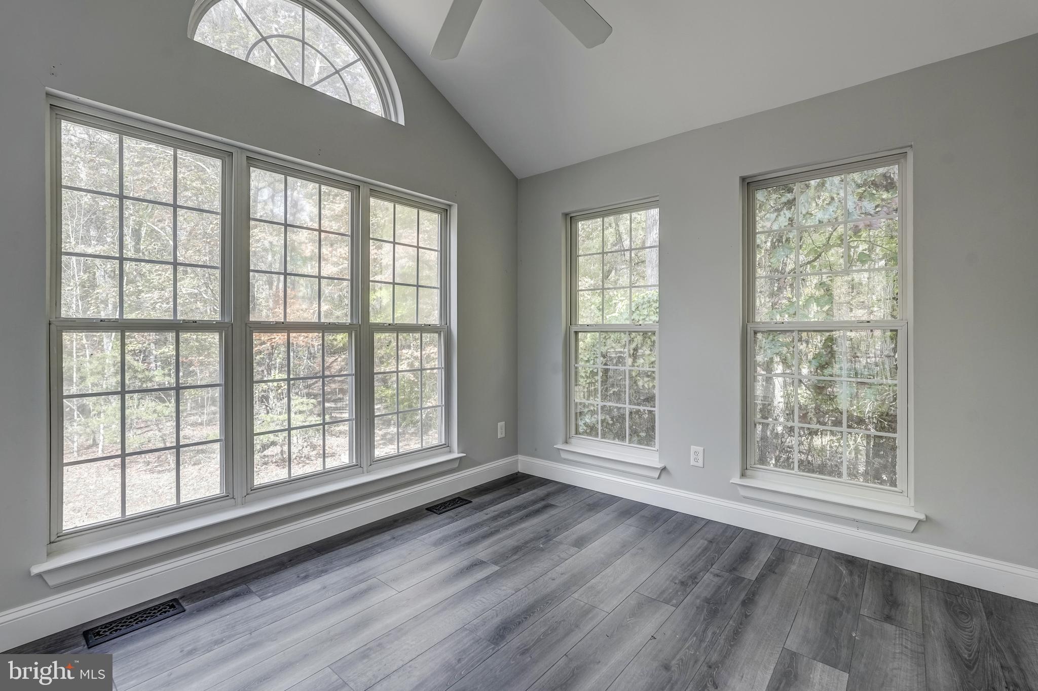 MOUNTAIN VIEW ESTATES - Residential