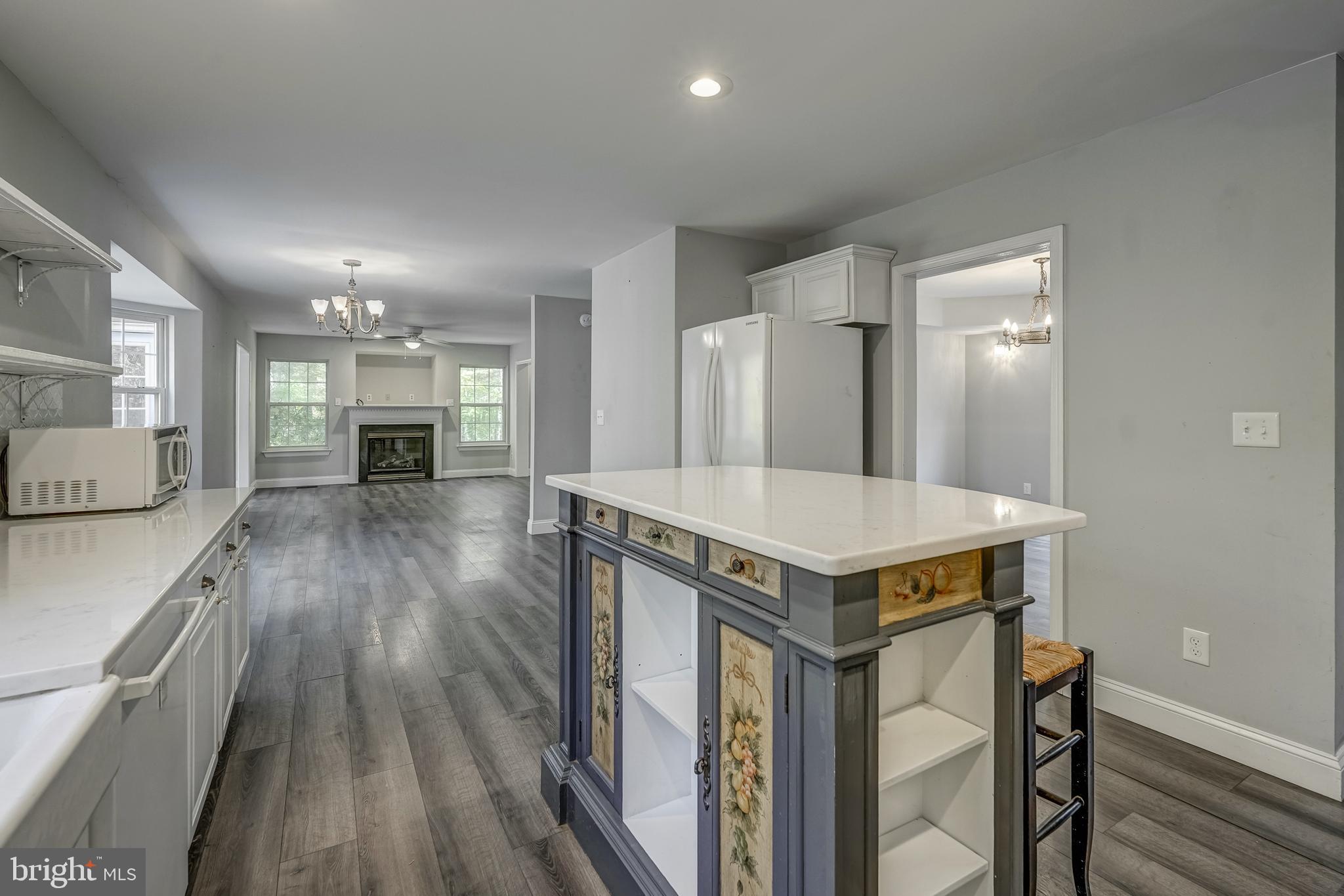 MOUNTAIN VIEW ESTATES - Residential