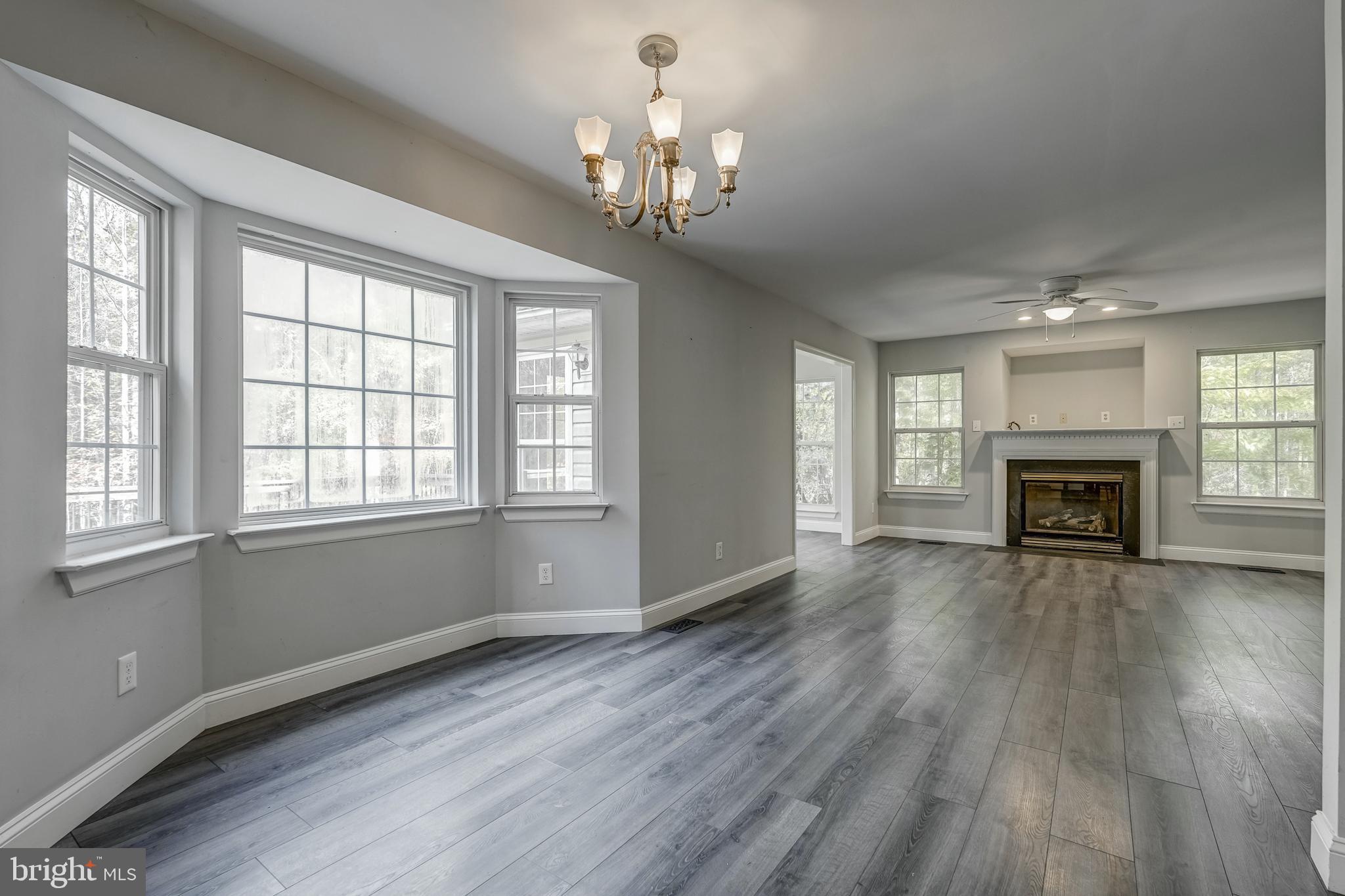 MOUNTAIN VIEW ESTATES - Residential