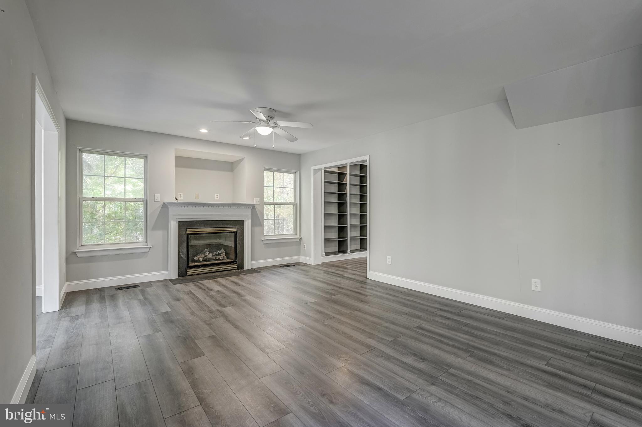 MOUNTAIN VIEW ESTATES - Residential