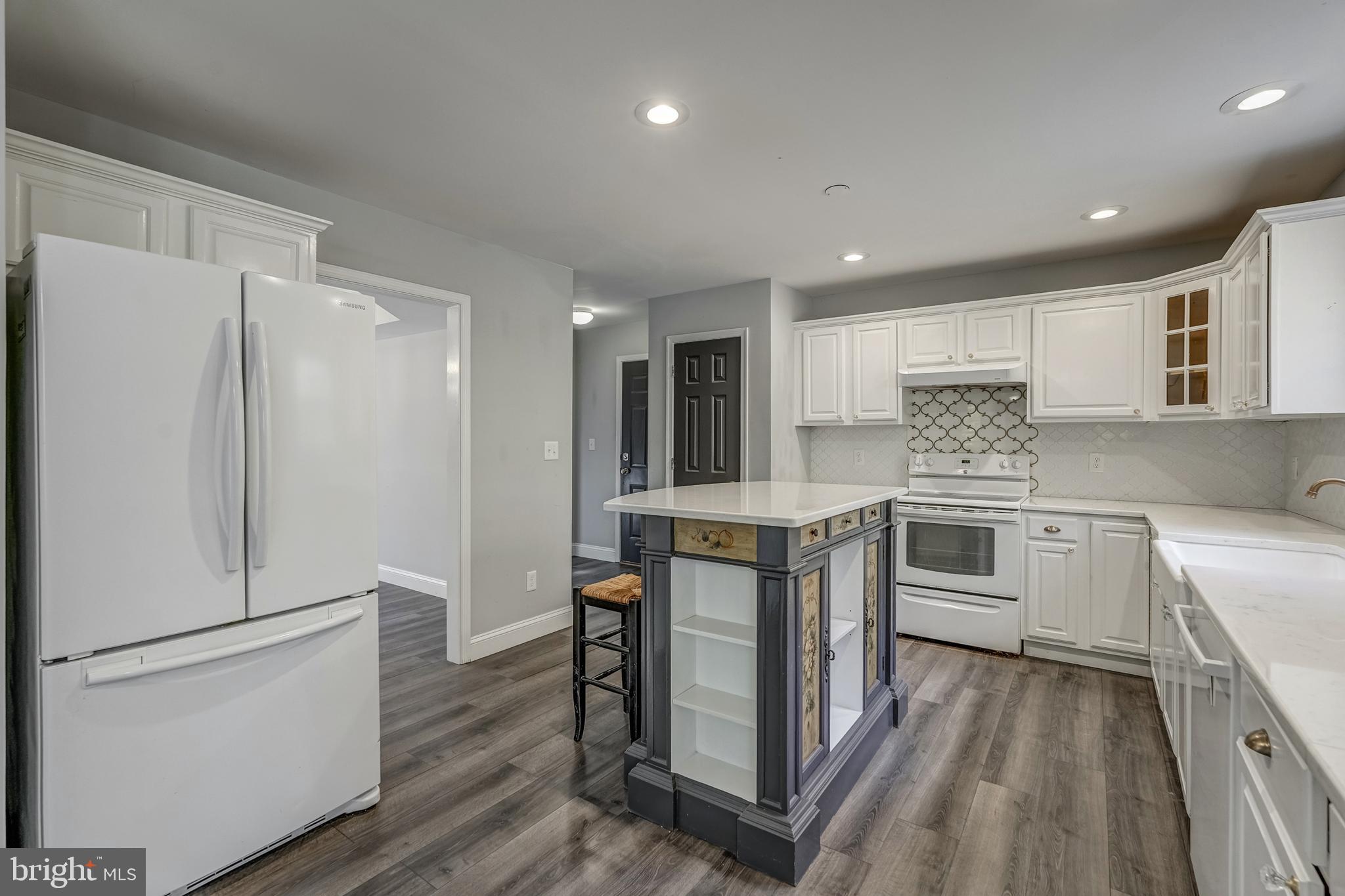 MOUNTAIN VIEW ESTATES - Residential