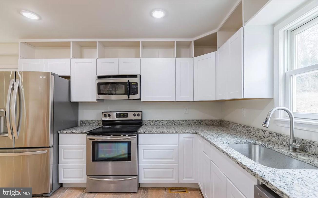 WHITE PINE ACRES - Residential