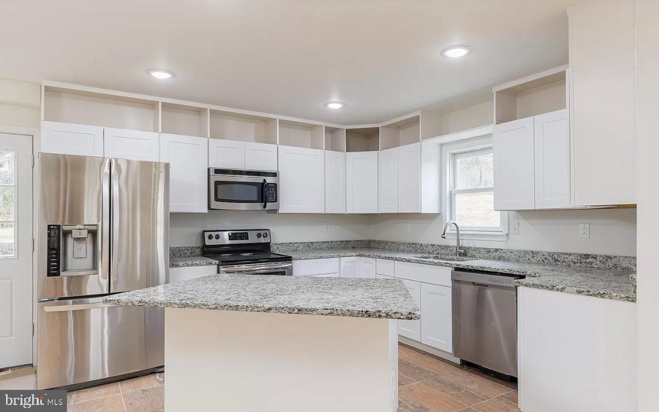 WHITE PINE ACRES - Residential