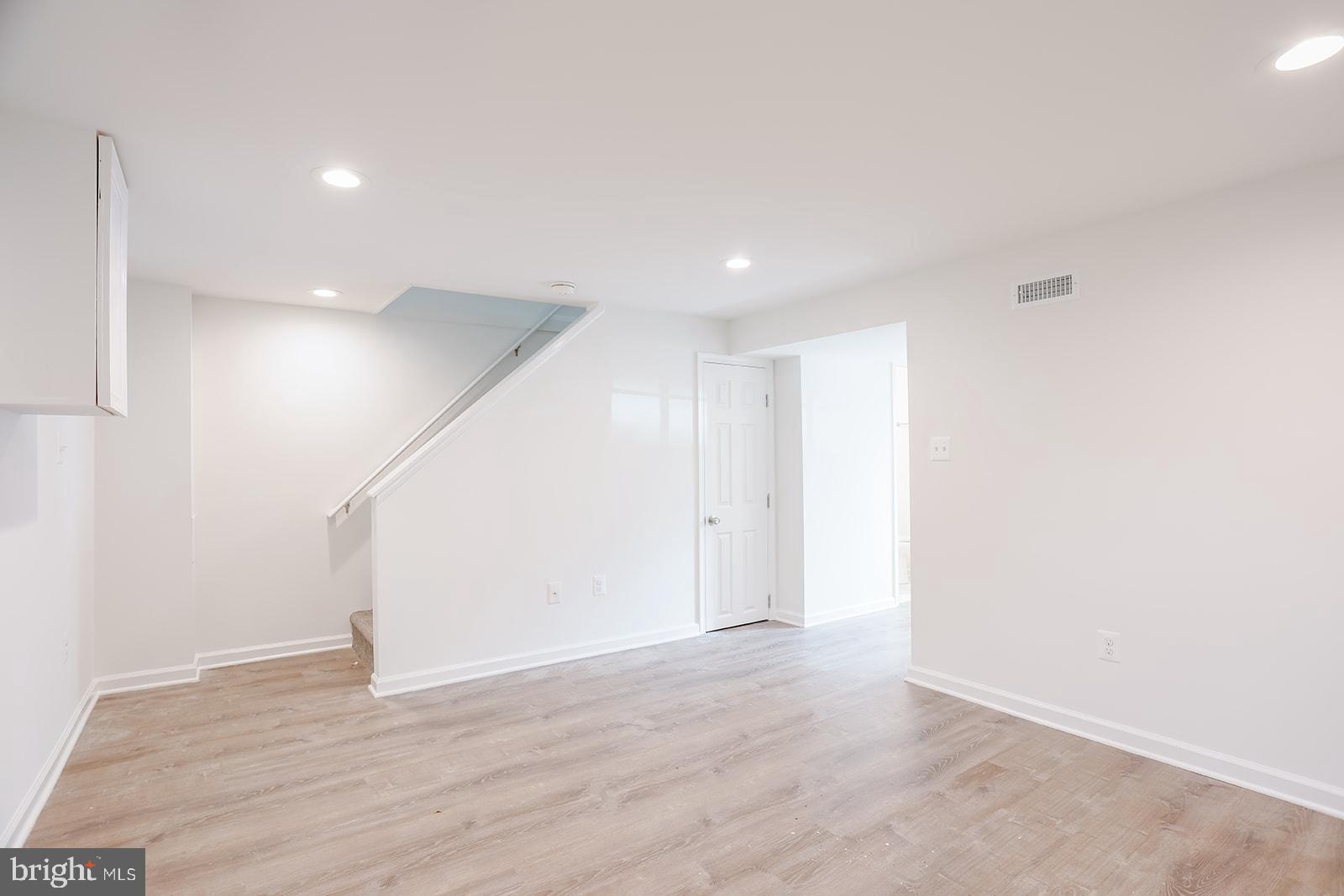 RIDGELEIGH - Residential Lease