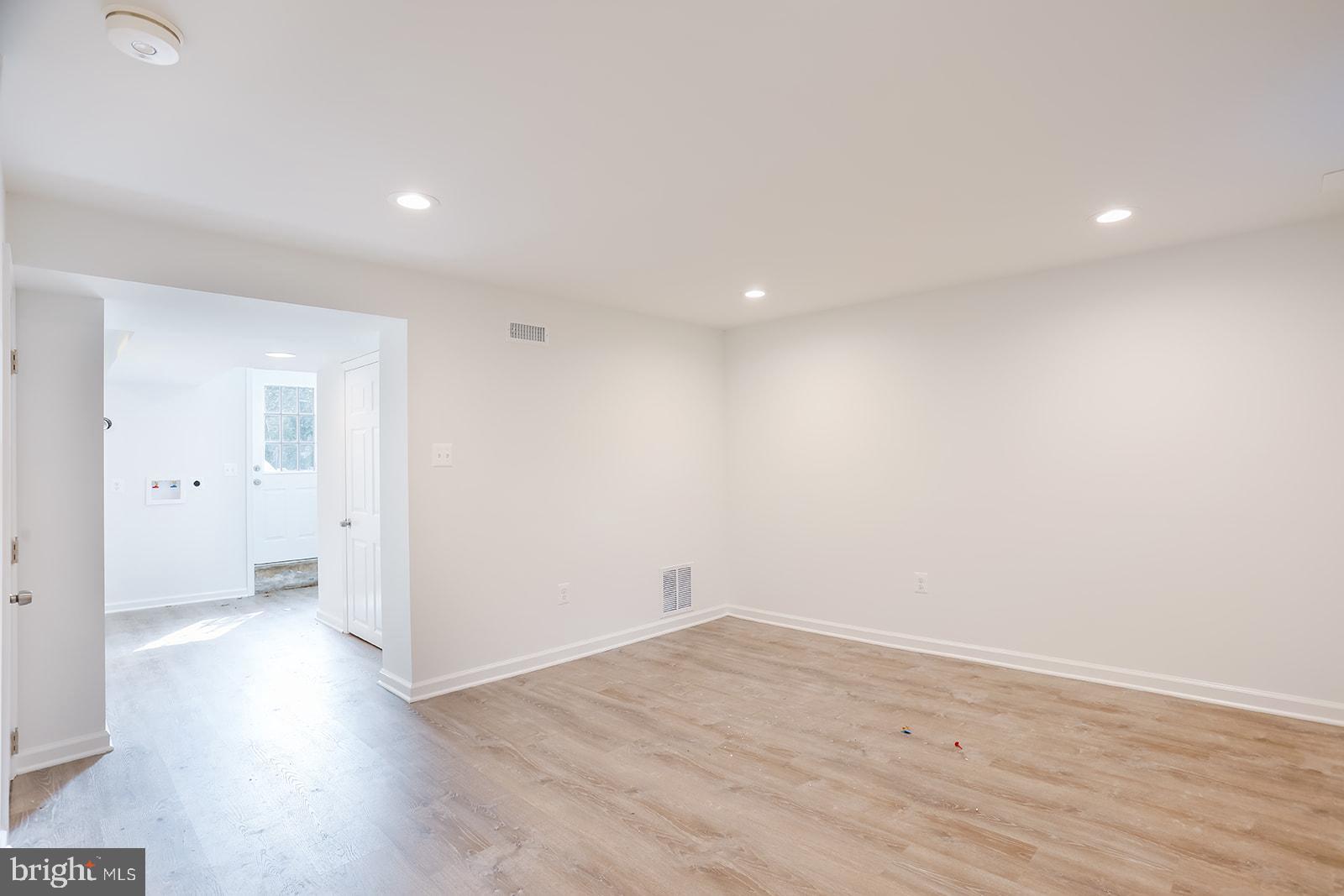 RIDGELEIGH - Residential Lease