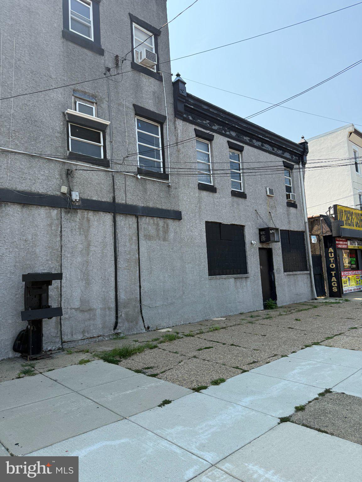 3182 RICHMOND STREET