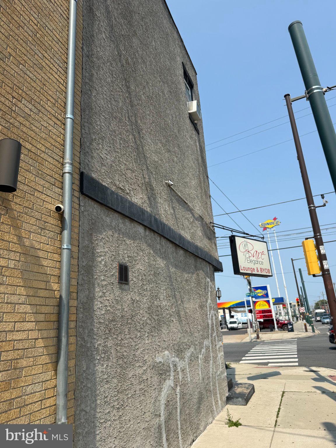 3182 RICHMOND STREET