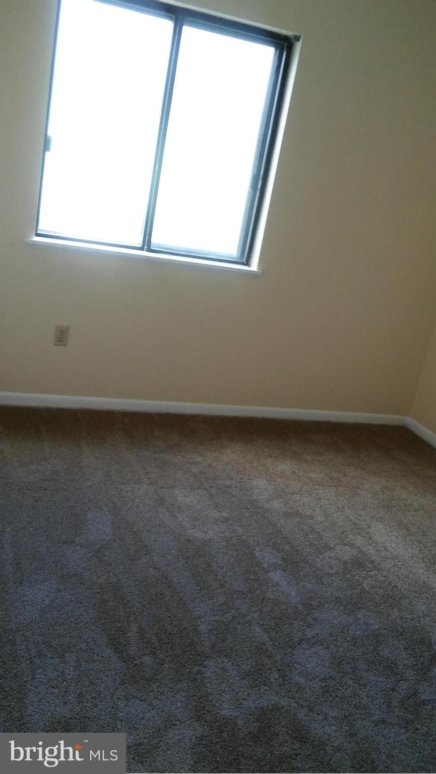 NEWPORT ESTATES - Residential Lease