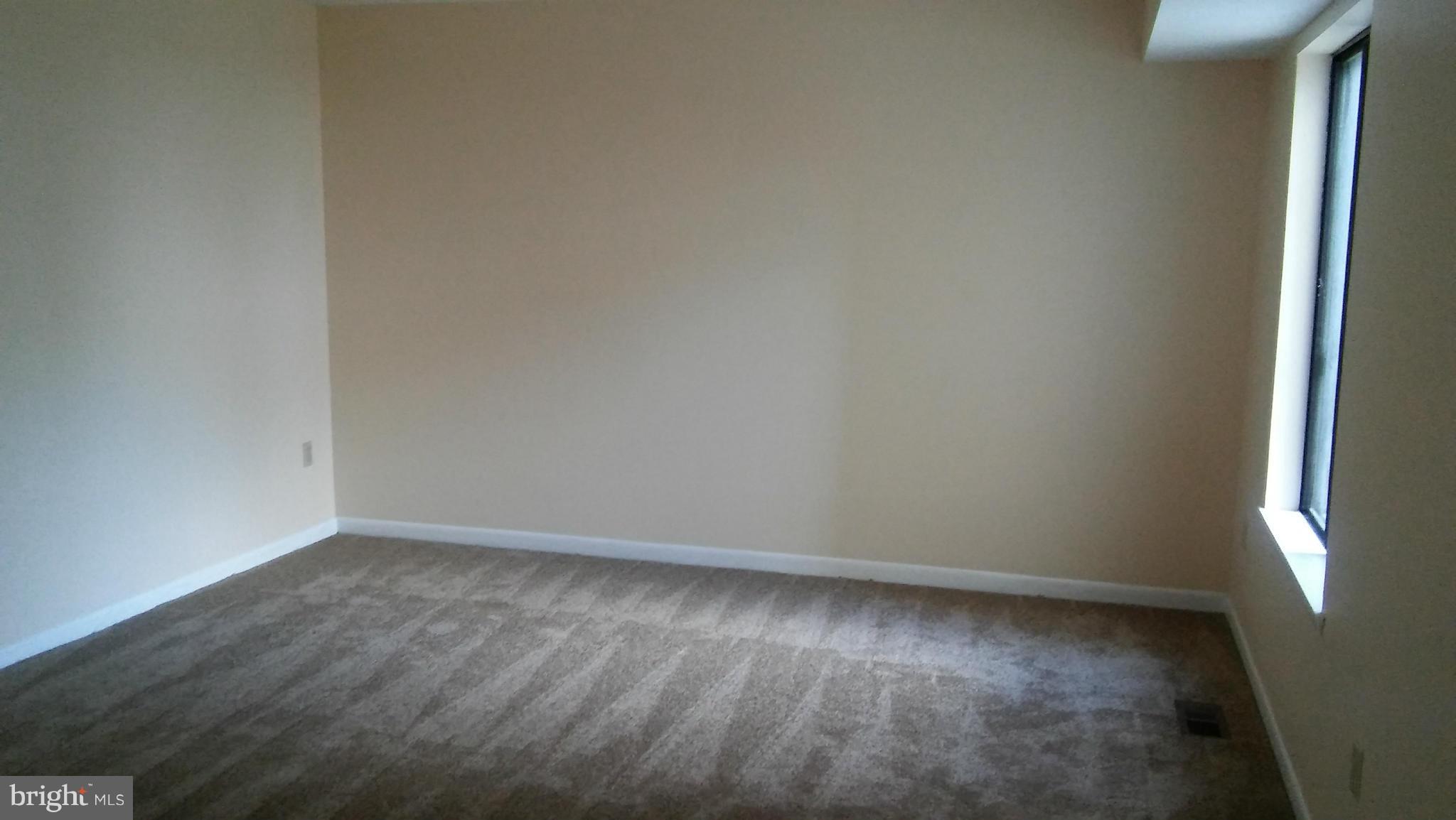 NEWPORT ESTATES - Residential Lease