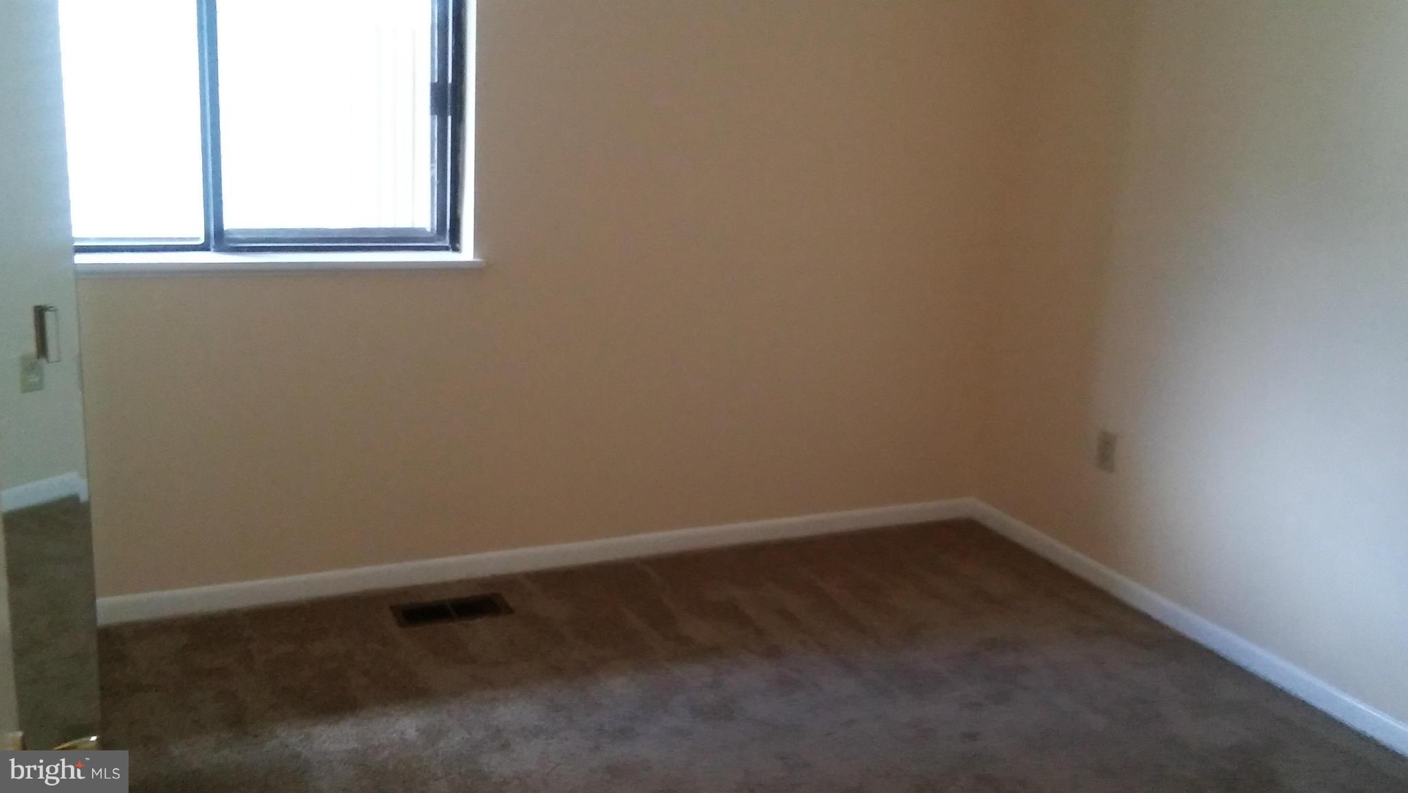 NEWPORT ESTATES - Residential Lease