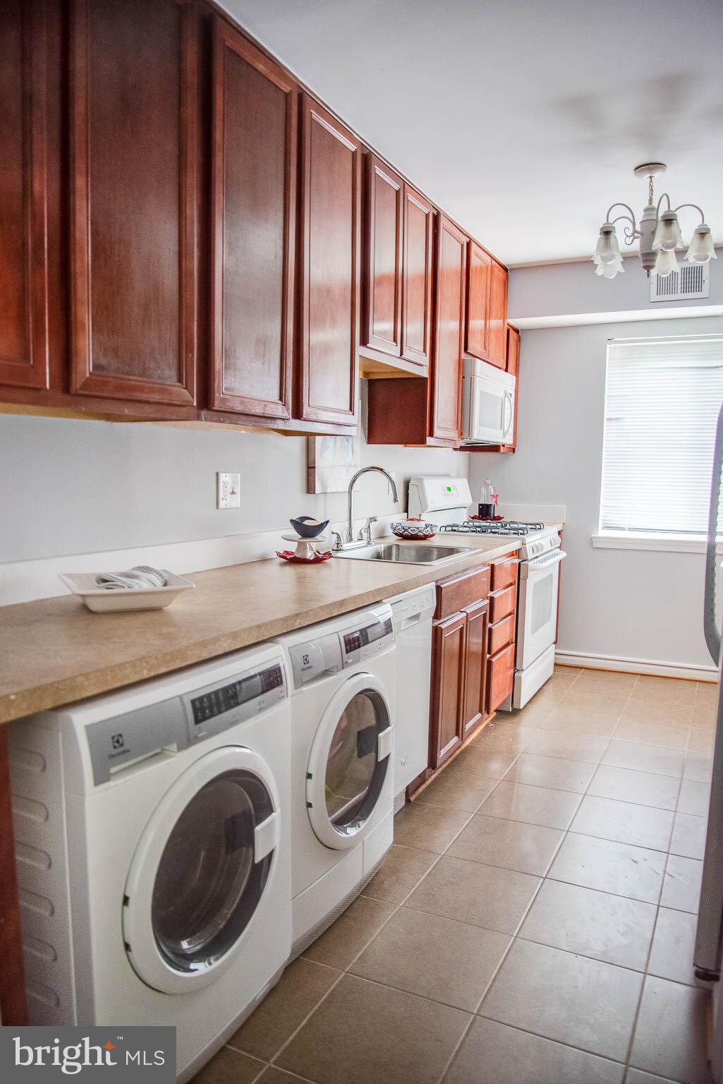 WESTWOOD COMMONS - Residential