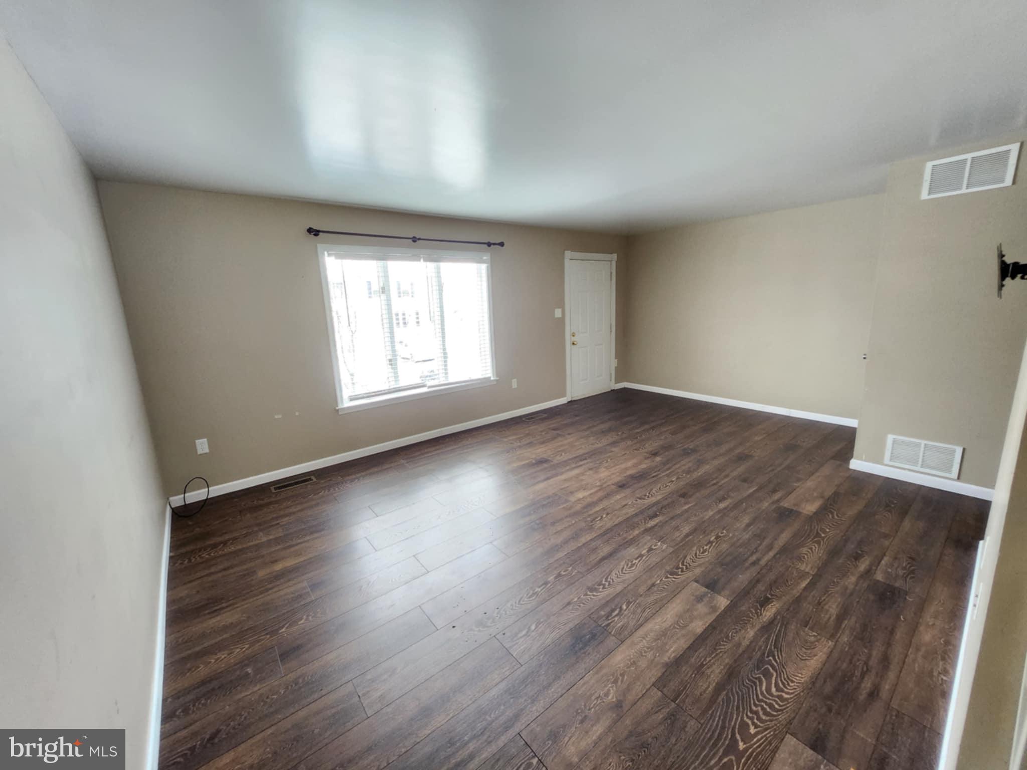 VILLAGE OF VALLEY GREEN - Residential