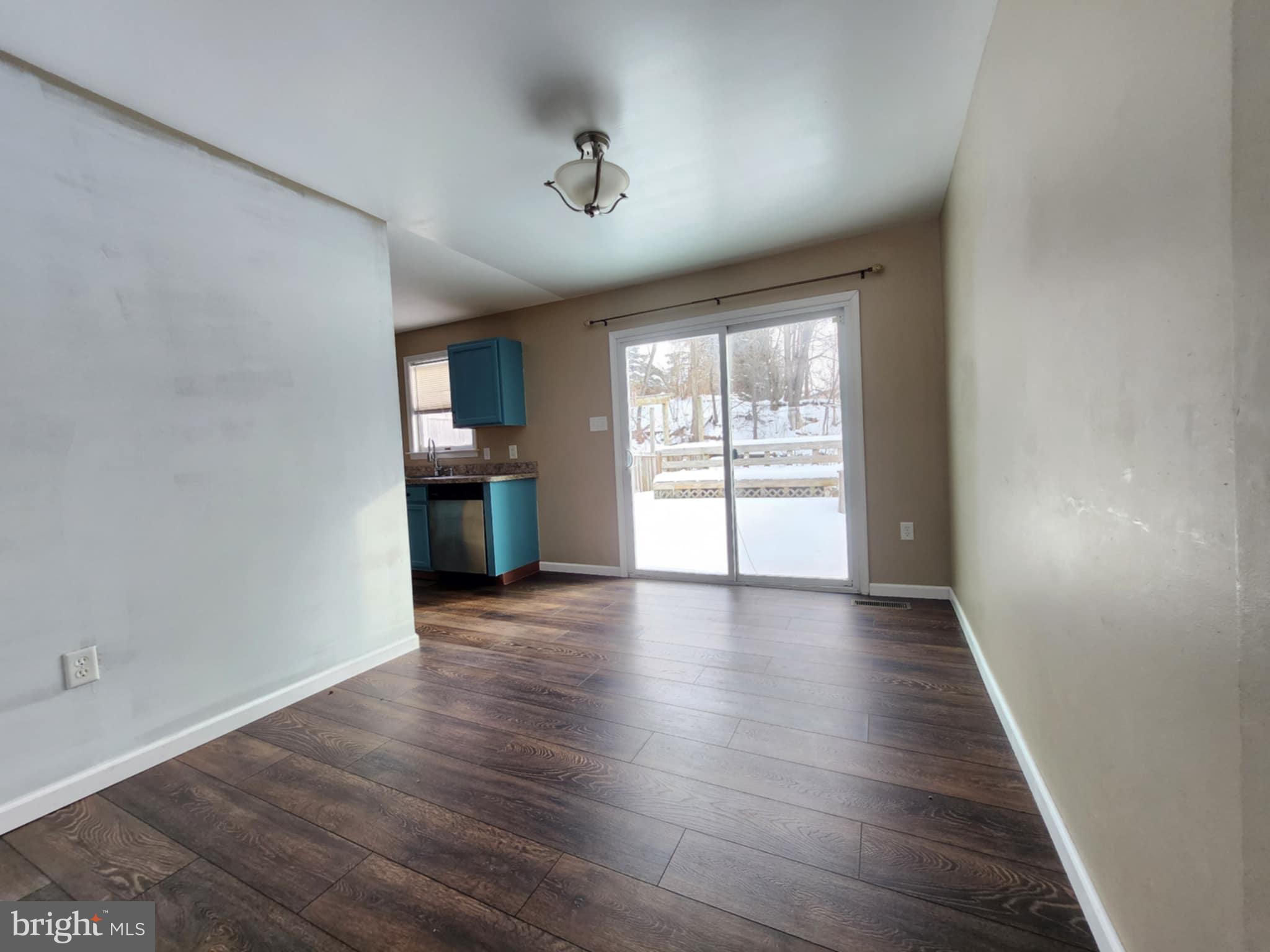 VILLAGE OF VALLEY GREEN - Residential