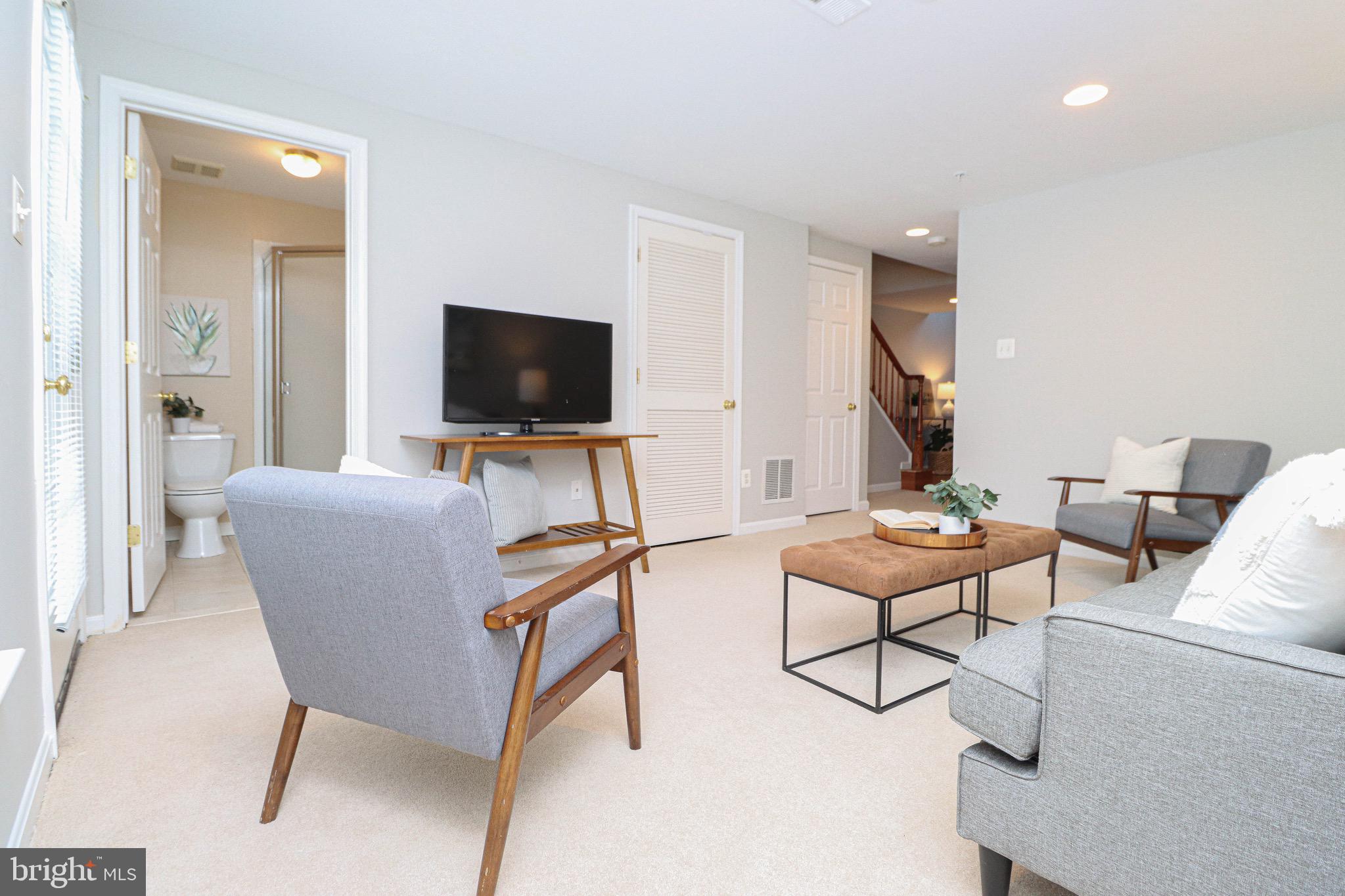 CROFTON MANOR - Residential