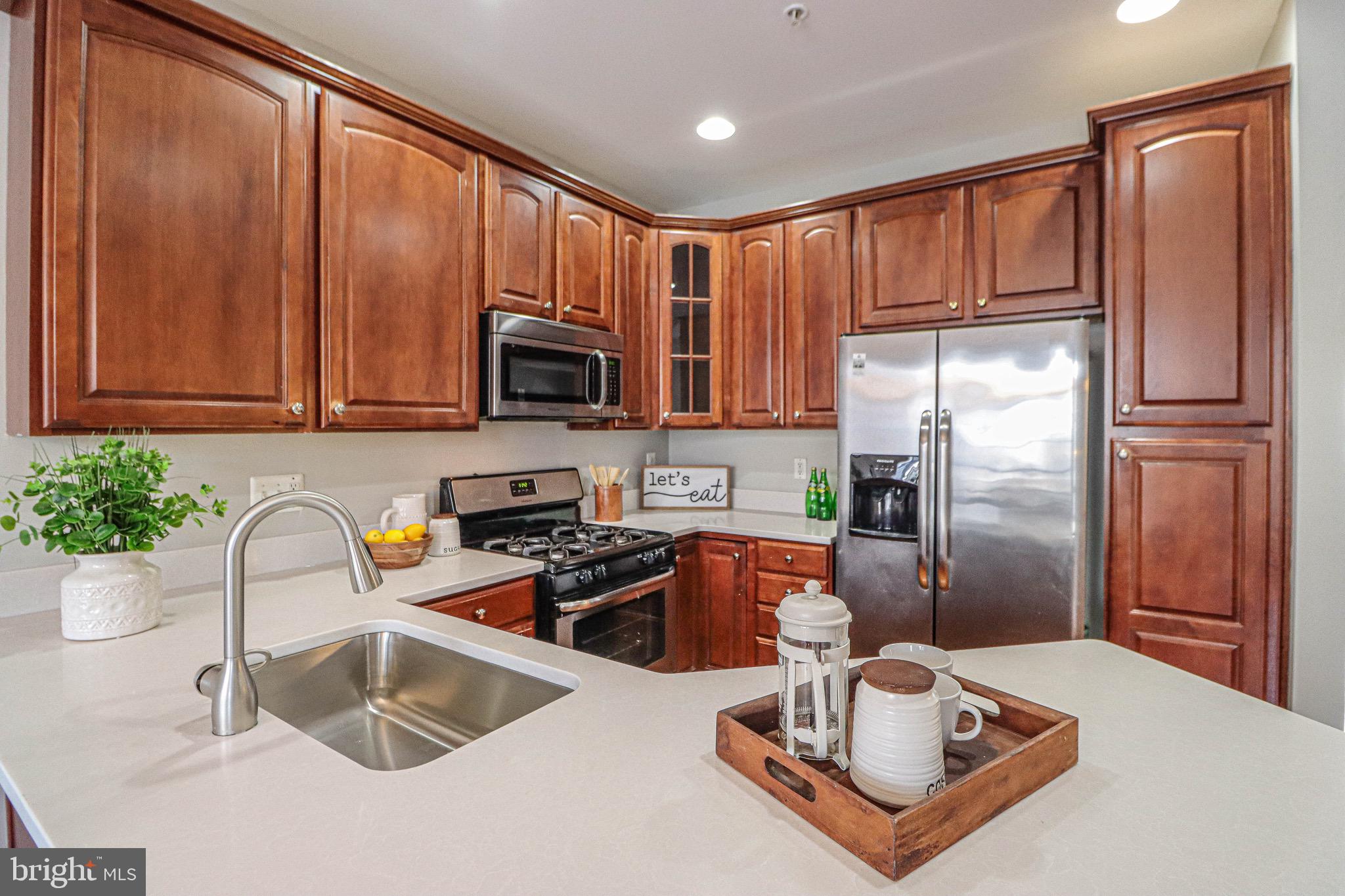 CROFTON MANOR - Residential